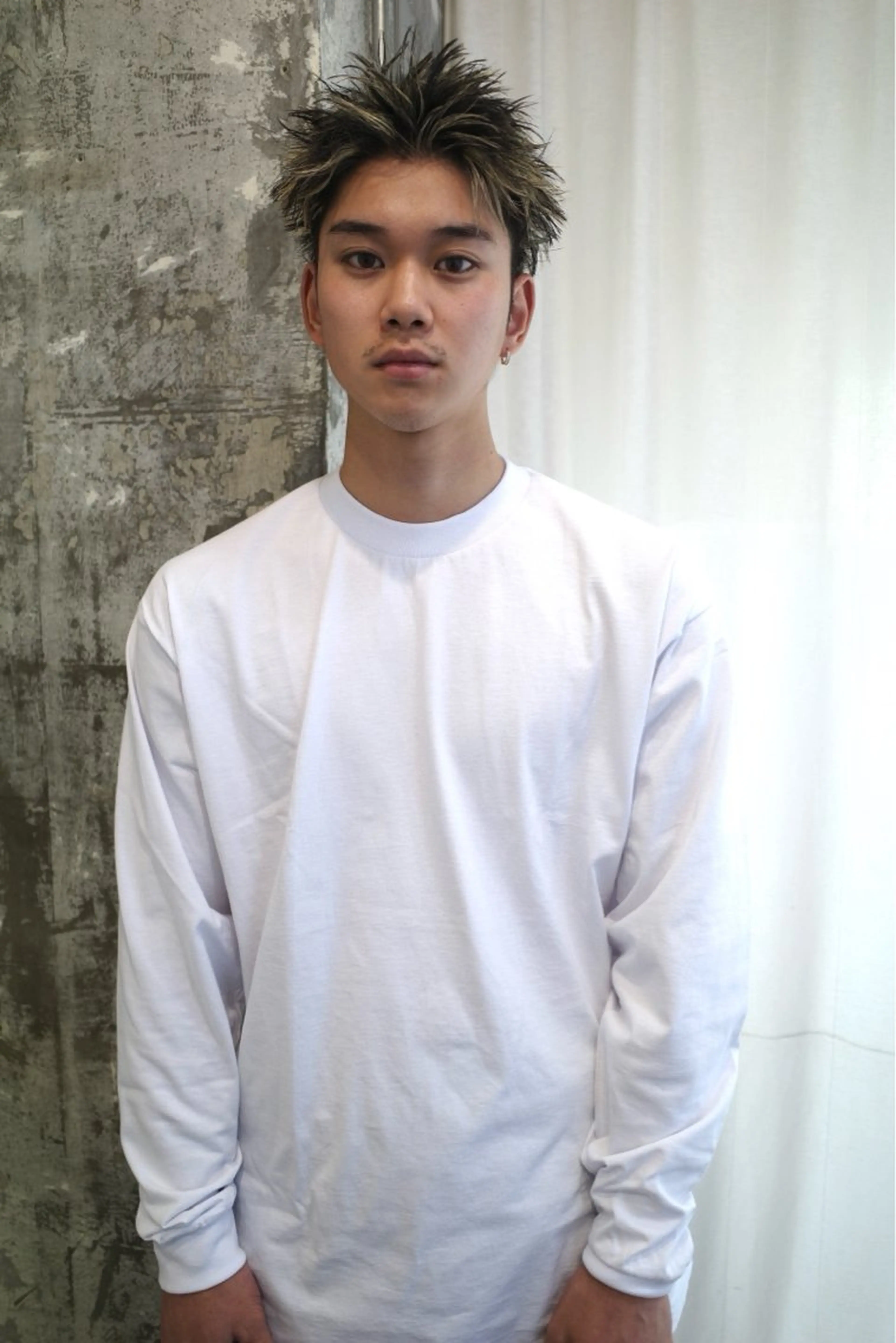 カラー メンズ メンズハイライト メンズハイトーン スパイキーショート ハイライトカラー ハイトーンカラー ヘアカラー pia koudaiのヘアスタイル