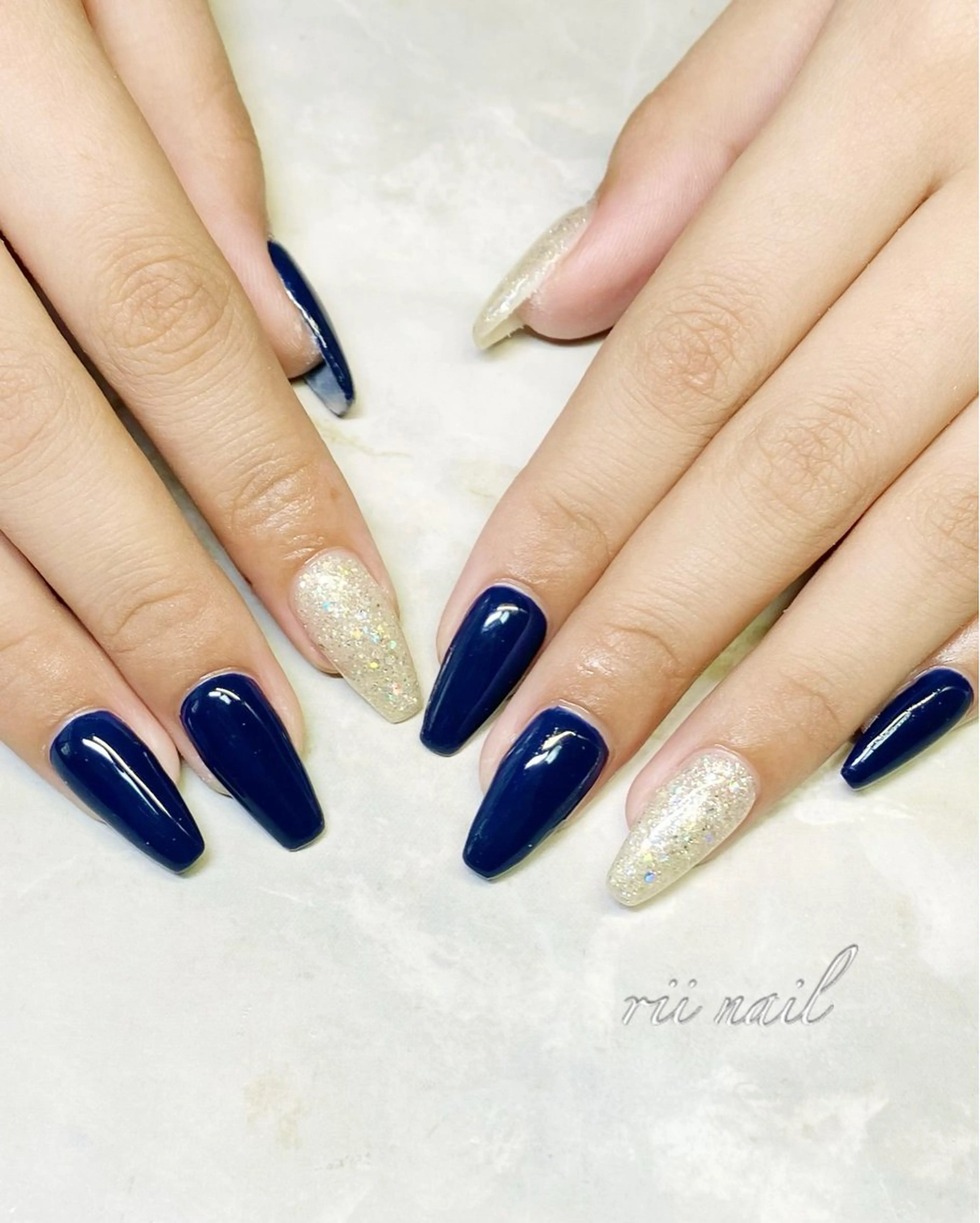 ネイル ラメ(グリッター) ネイビー ハンドネイル rii 　nail所属・rii  nail rikoのネイルデザイン