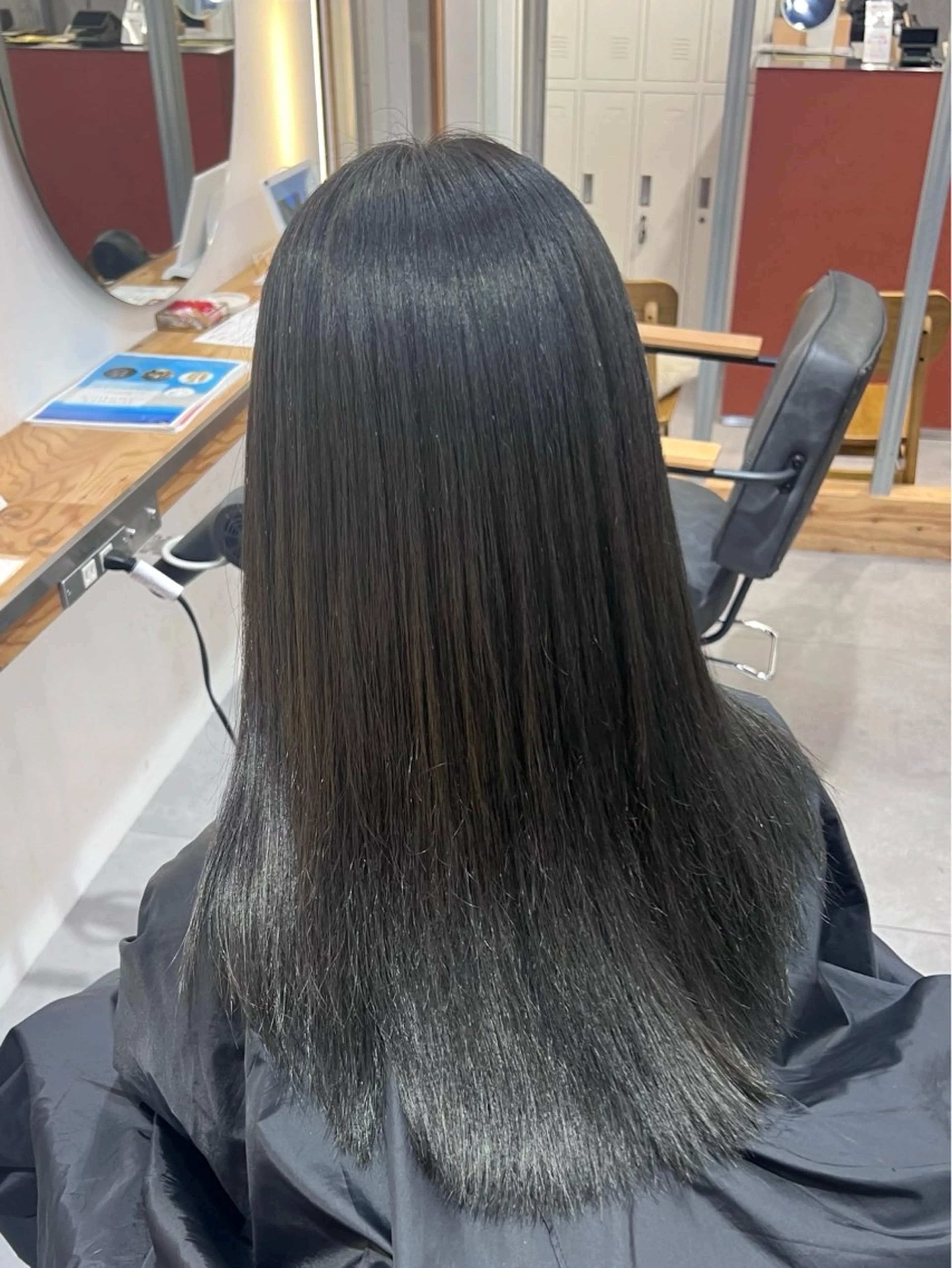 セミロング カラー パーマ ベージュカラー 黒髪 ブルーカラー ブルーブラック ブラウンカラー カット 縮毛矯正 トリートメント ブリーチなし/ ベージュ/akiraのヘアスタイル