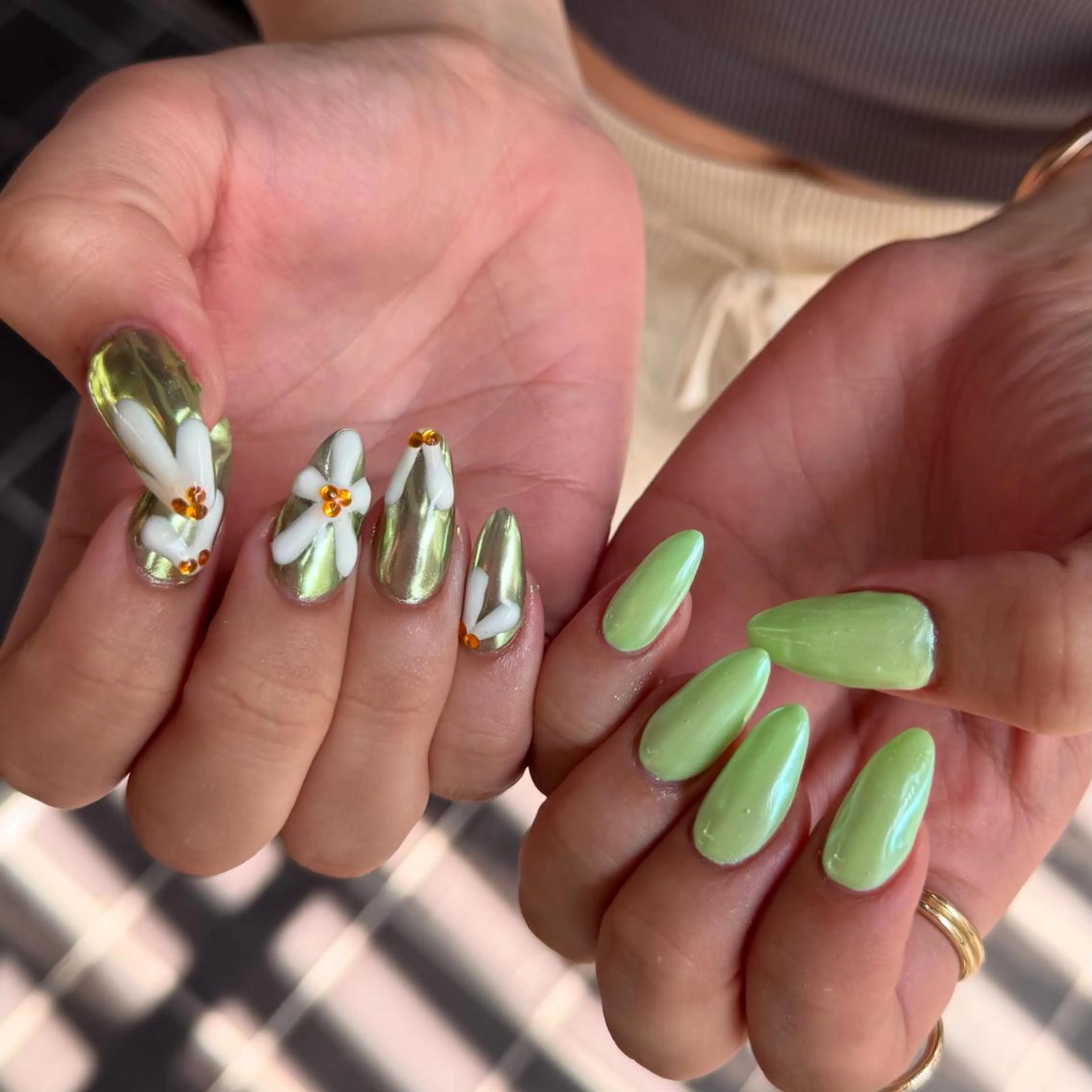 ミディアム ハンドネイル フットネイル 小川 柚香のネイルデザイン