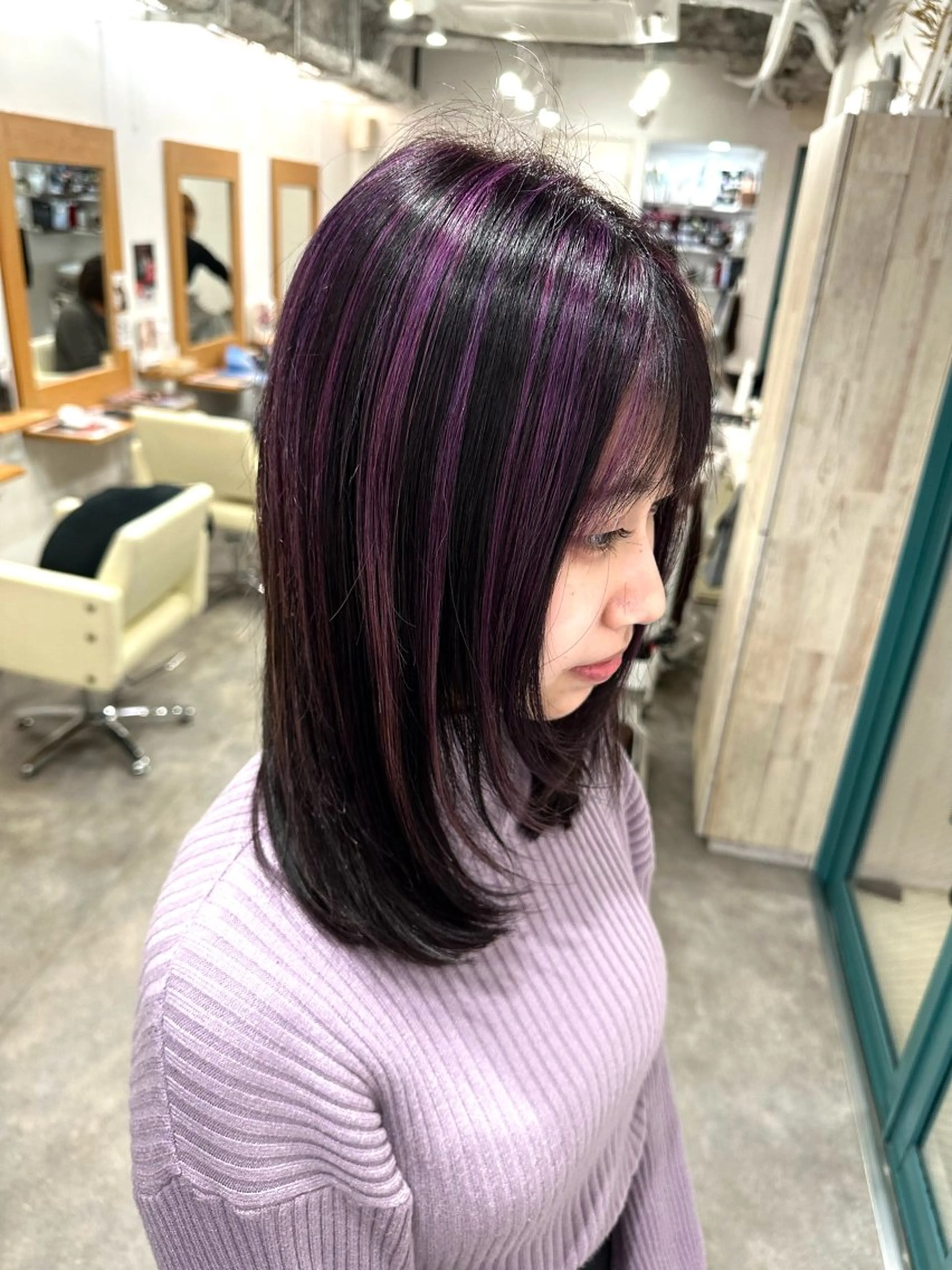 セミロング カラー ヘアアレンジ ハイライトカラー パープルカラー ハイライト カット ヘアカラー SALOWIN京都河原町Suite店所属・外国人風レイヤー/ ハイトーンSHUのヘアスタイル