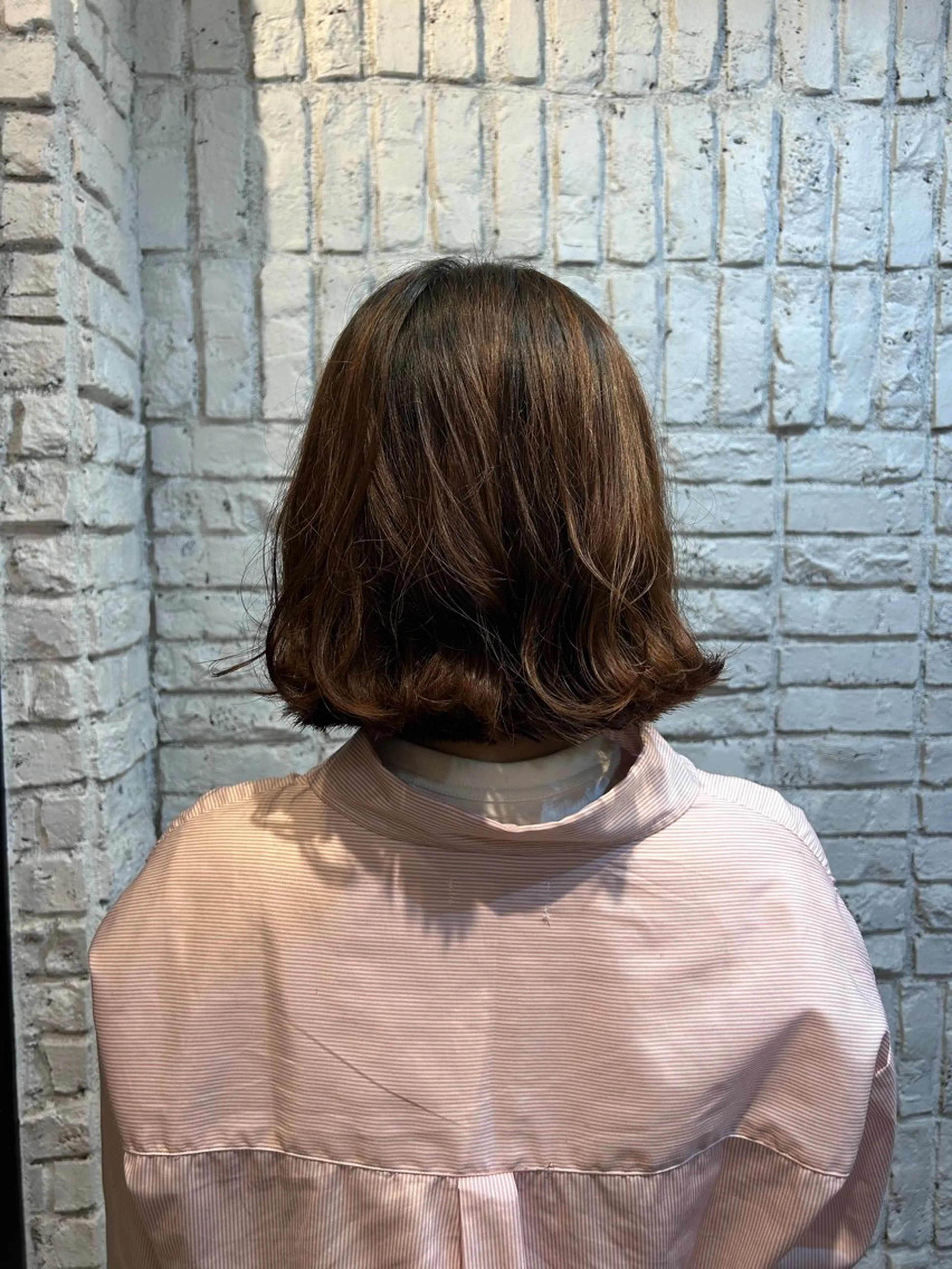 ミディアム パーマ 外ハネヘア 三浦 栞のヘアスタイル