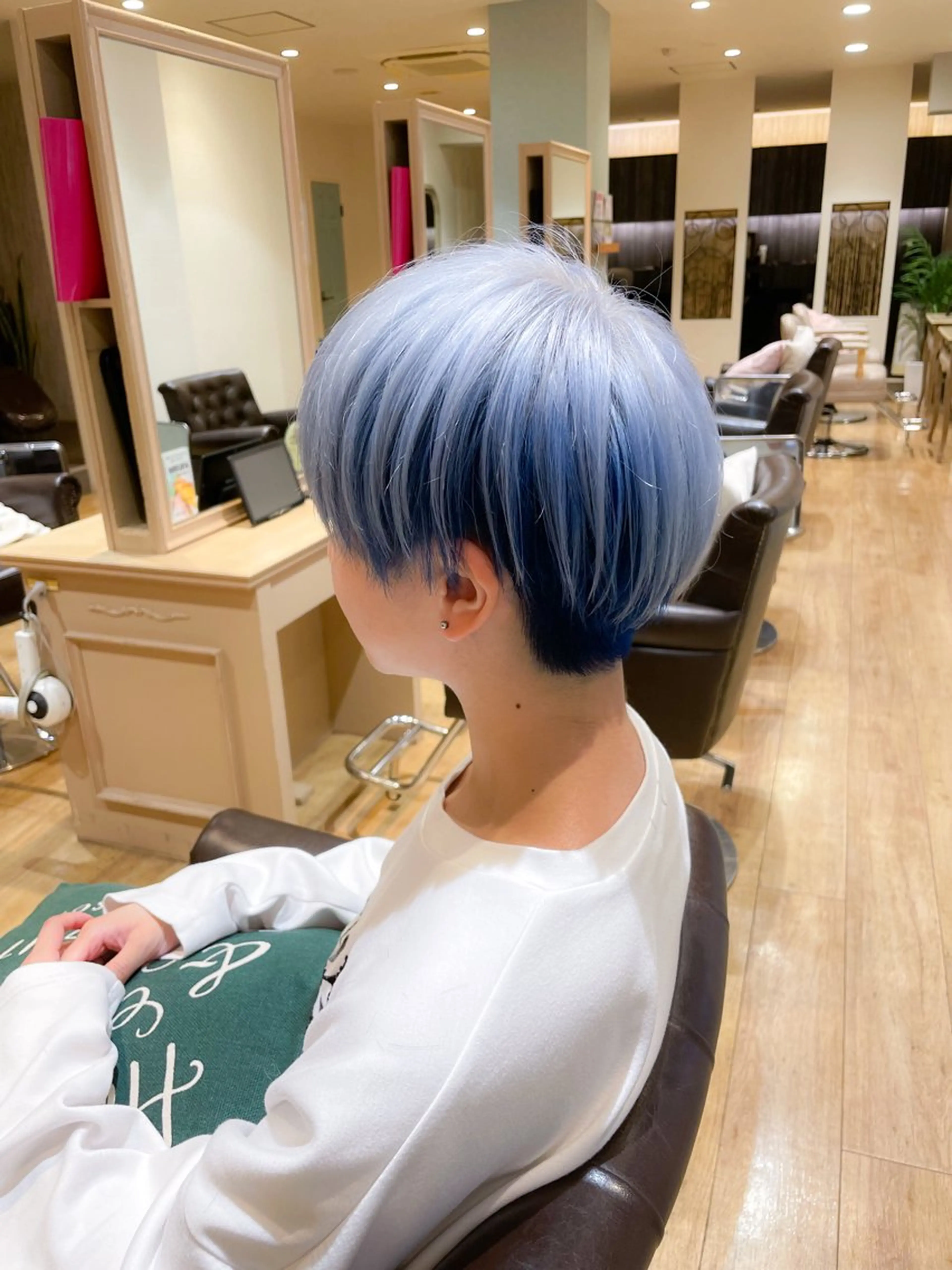 ショート ヘアカラー トリートメント 高嶋 憂蘭々のヘアスタイル