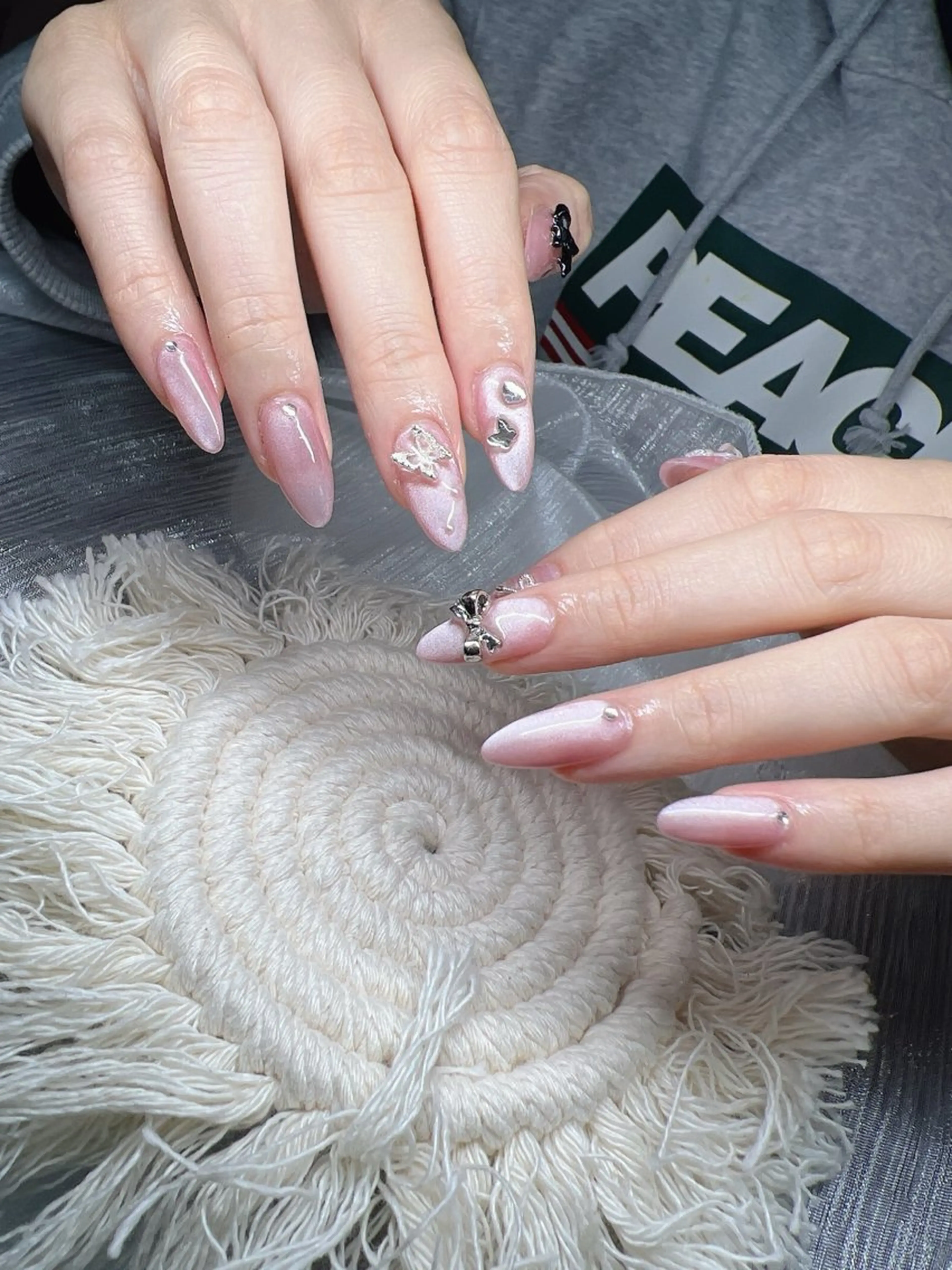 ネイル オーロラネイル チークネイル 長さ出し フットネイル フレンチネイル ハンドネイル Lee Nailsのネイルデザイン