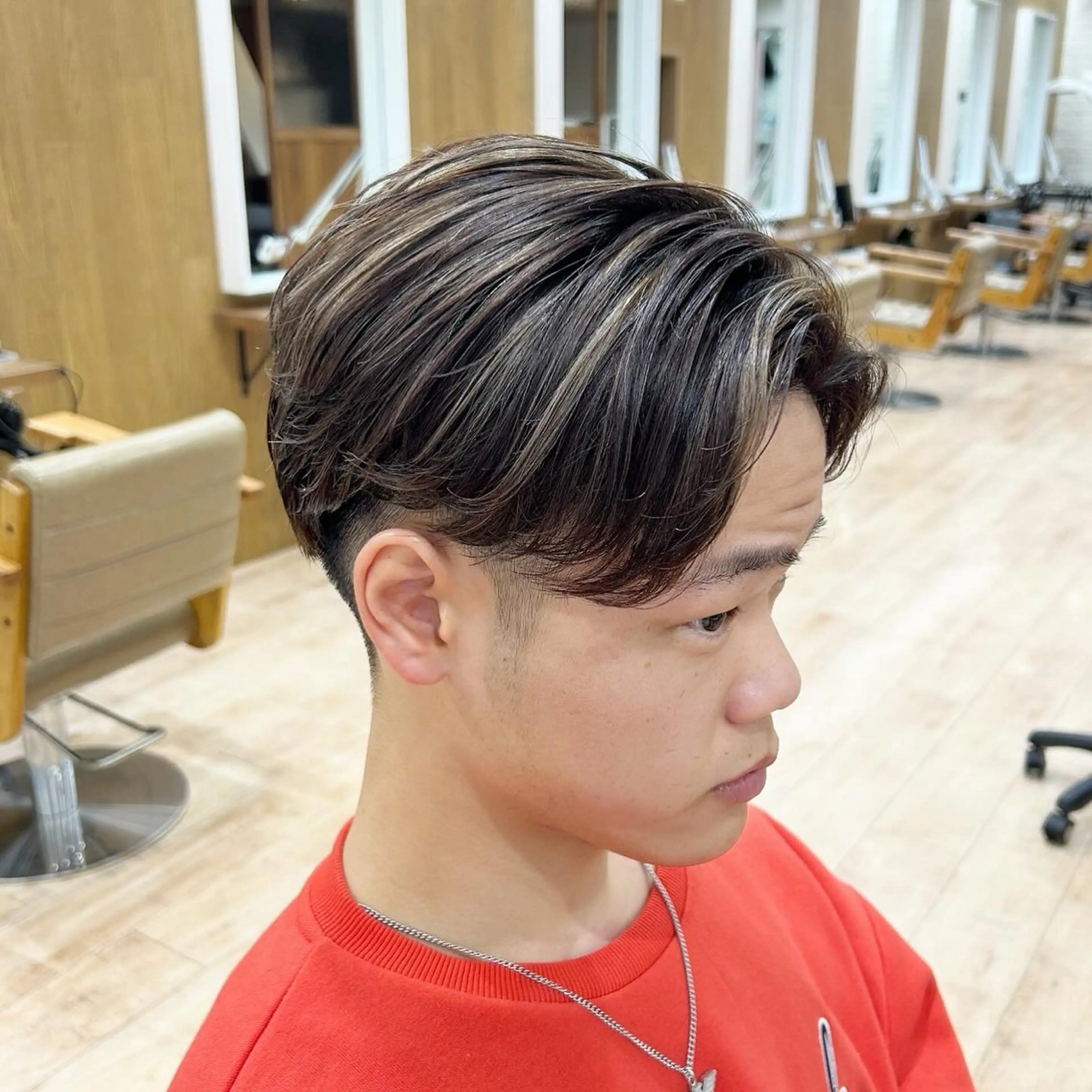 カラー メンズ メンズハイライト ハイライトカラー 学生指名率No.1 YUTOのヘアスタイル