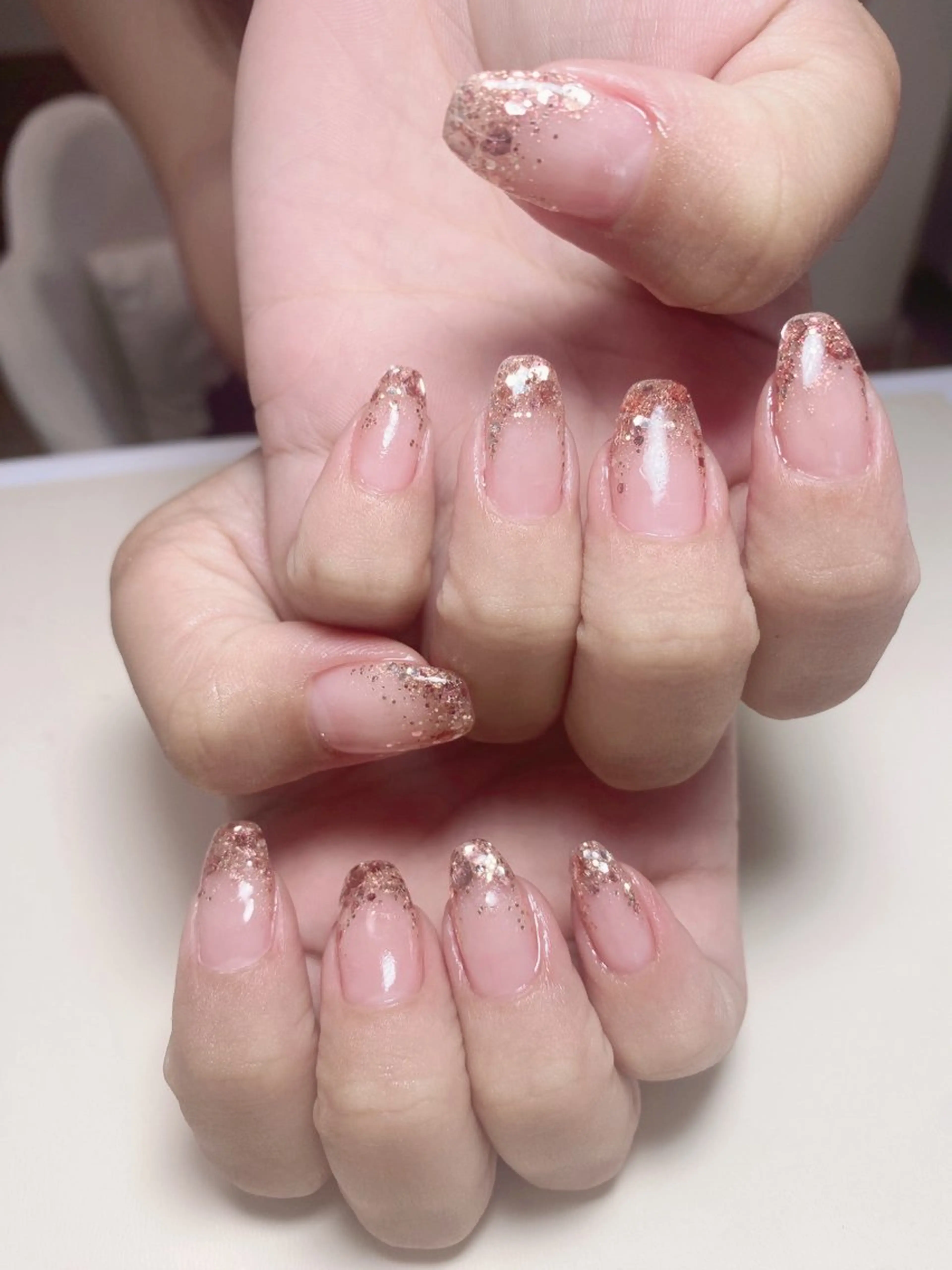 ネイル ゴールド グラデーション ラメ(グリッター) ラメグラデーション ピンク ハンドネイル Nail Salon K 🧸美爪育成のネイルデザイン