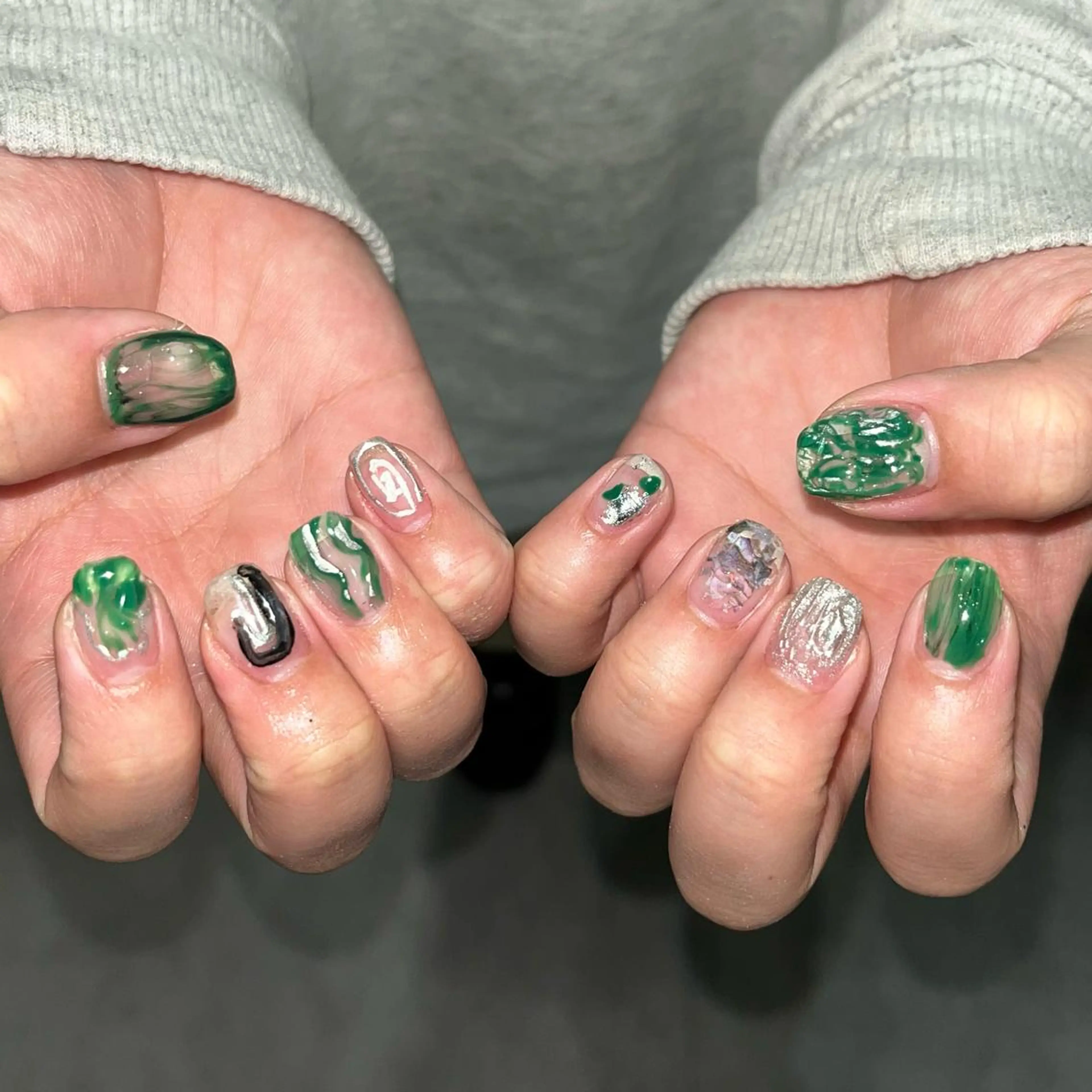 ネイル 🪐富島彩夏 /海外nail🪐のネイルデザイン