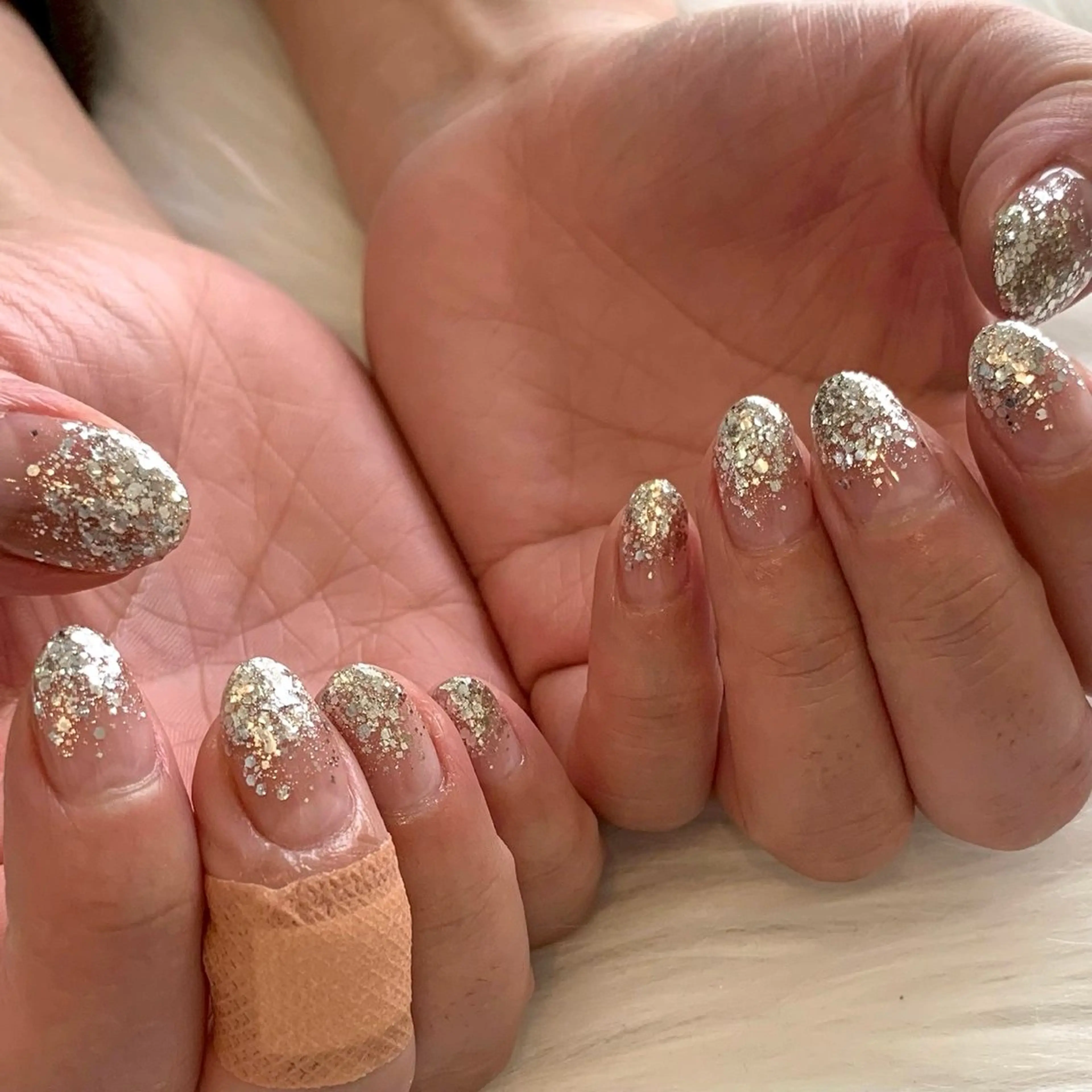 ネイル グラデーション キラキラネイル ラメ(グリッター) ラメグラデーション charme所属・charme kanaのネイルデザイン