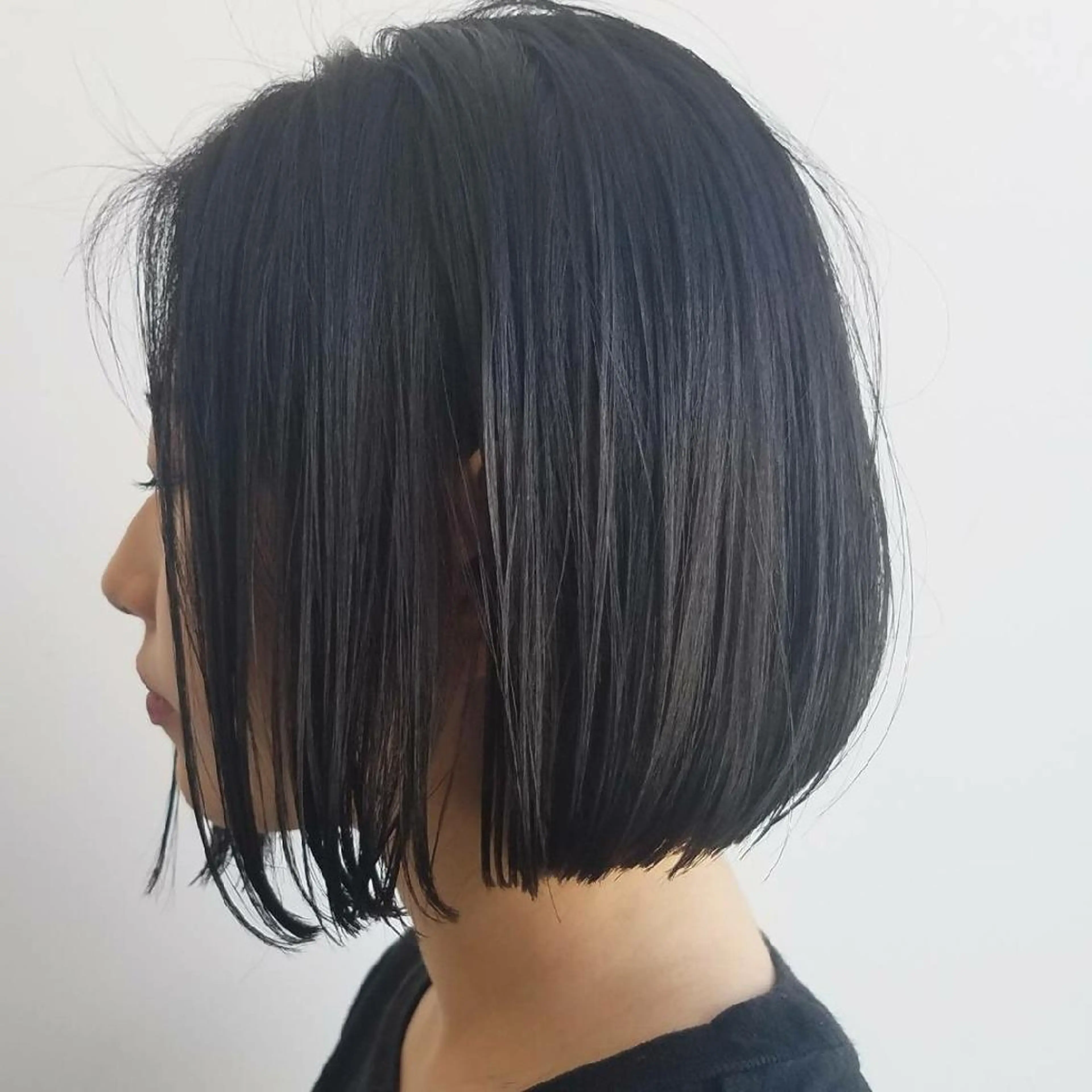 ショート カラー ボブ iplus まつげ、眉毛、耳つぼのマツエク・マツパデザイン