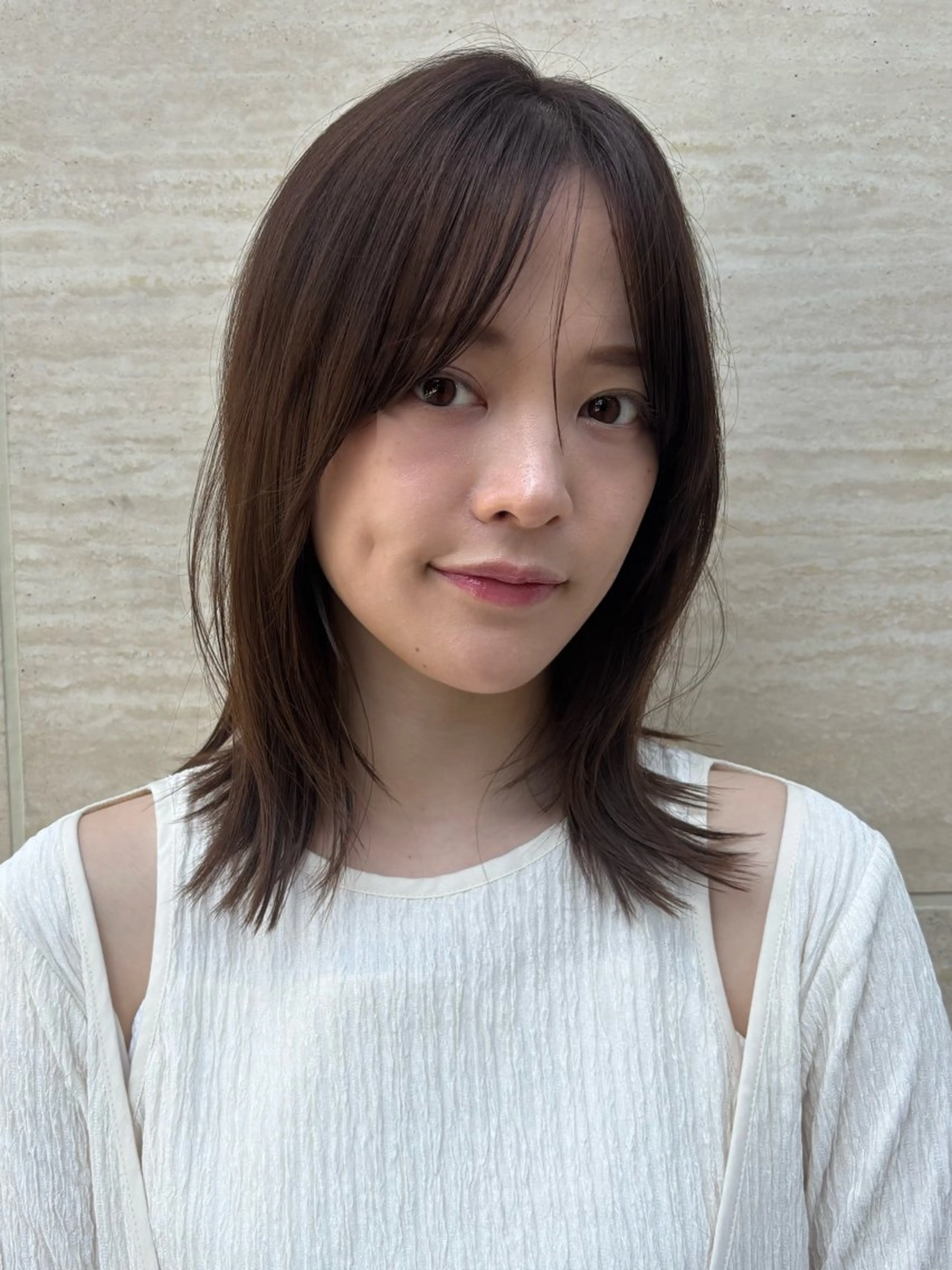 ミディアム ミディアムレイヤー レイヤーカット シースルーバング ヘアカラー ボブ/ミディアム 親しみやすさ/さくらのヘアスタイル