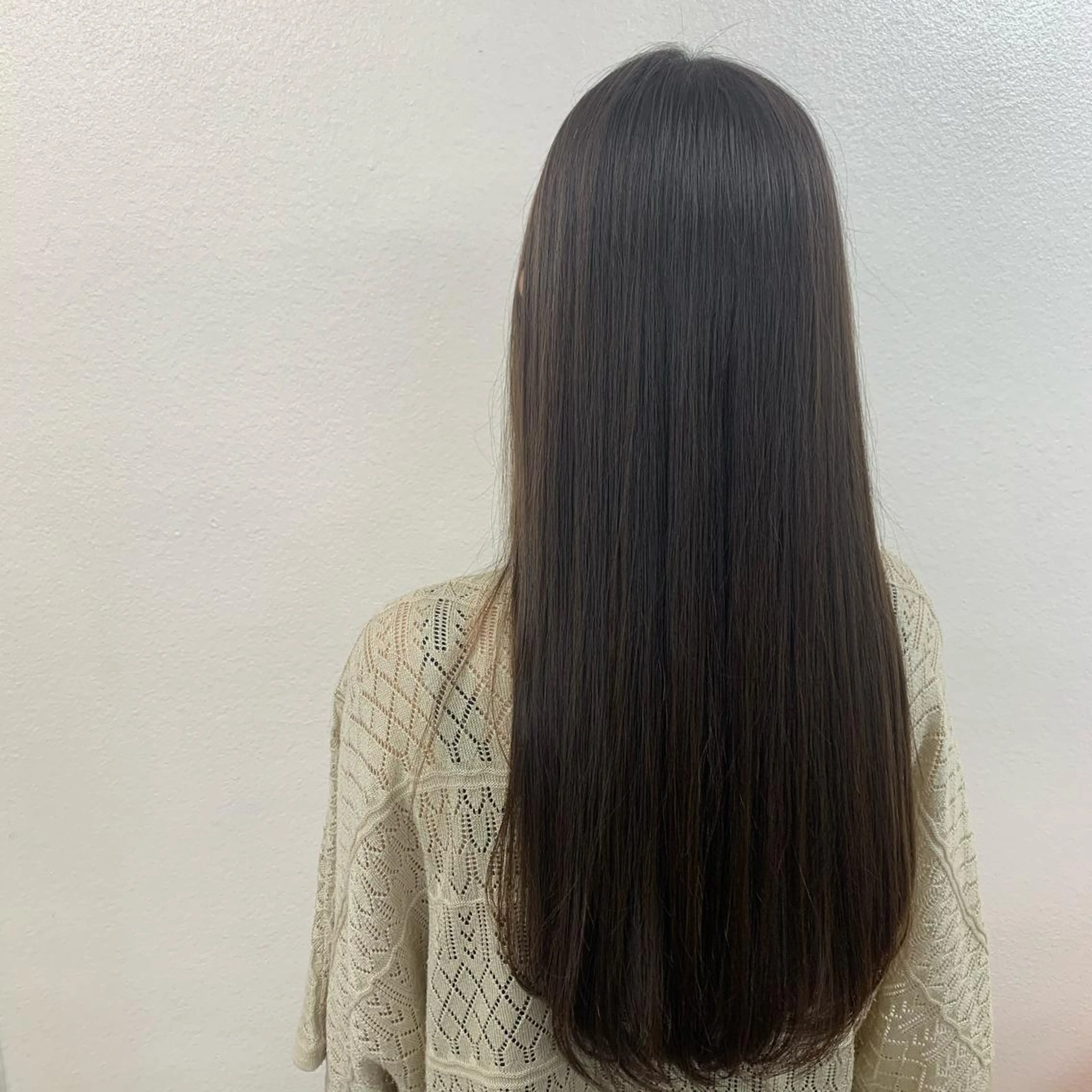 ロング カラー ヘアアレンジ 切りっぱなしボブ ベージュカラー ブルーカラー ブルージュ ミルクティーベージュ EMANON池袋3rd所属・ナチュラル艶髪 なおき｜池袋美容師のヘアスタイル