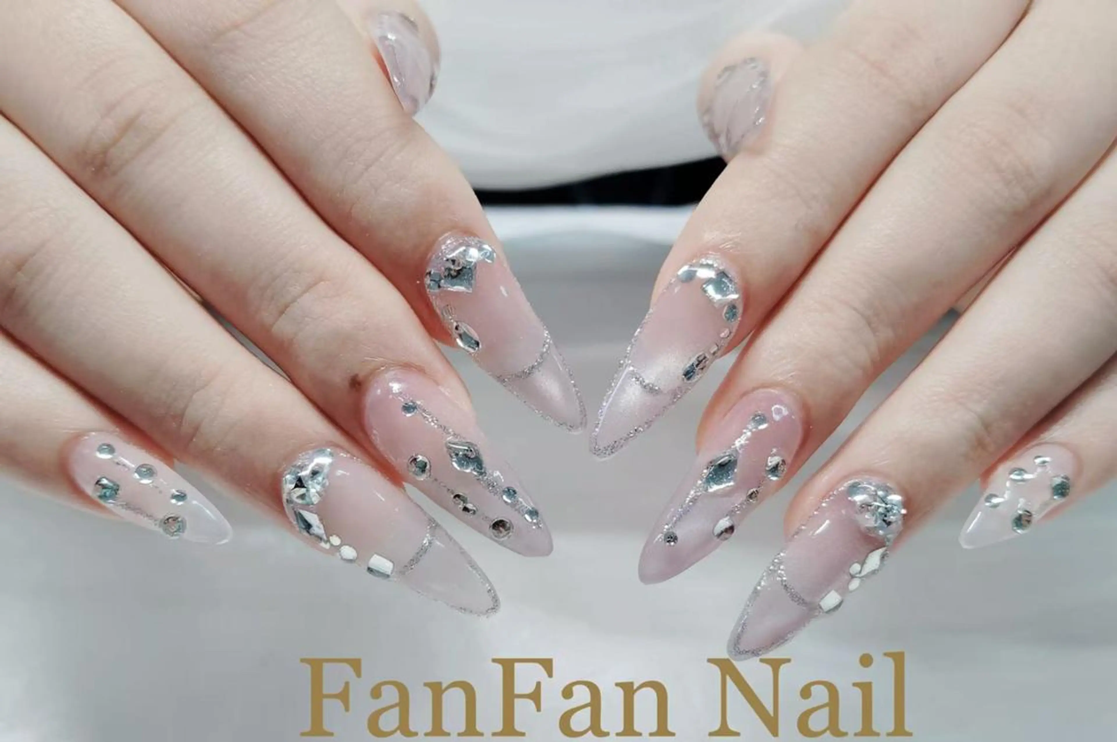 ネイル RUE FANFANNAILのネイルデザイン