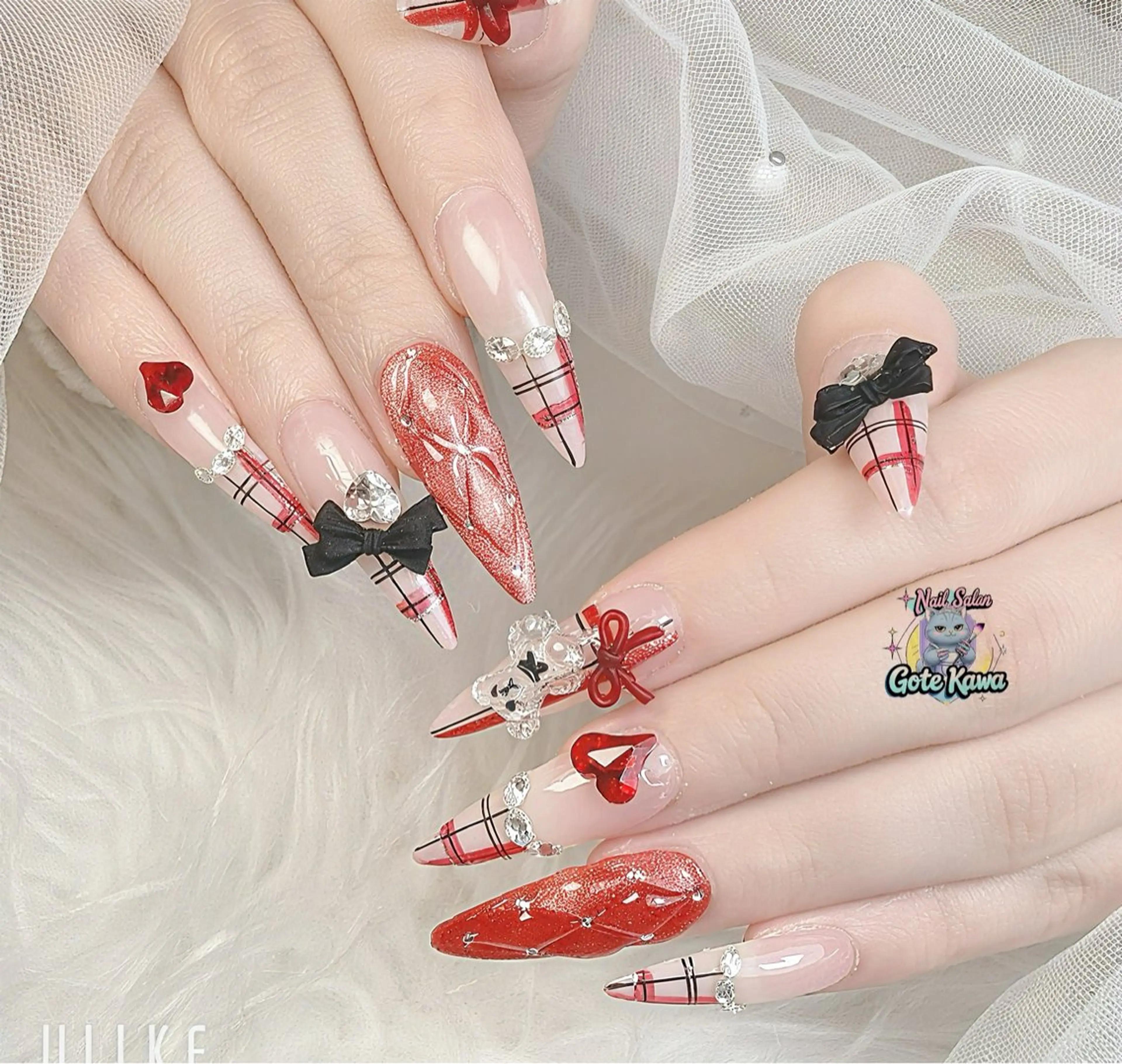 ネイル ハート 赤色 ワンホンネイル 冬ネイル クリスマス ハンドネイル ハンドケア GOTE KAWA Nail Salon(ゴテかわ)所属・Gote Kawa nail salonのネイルデザイン