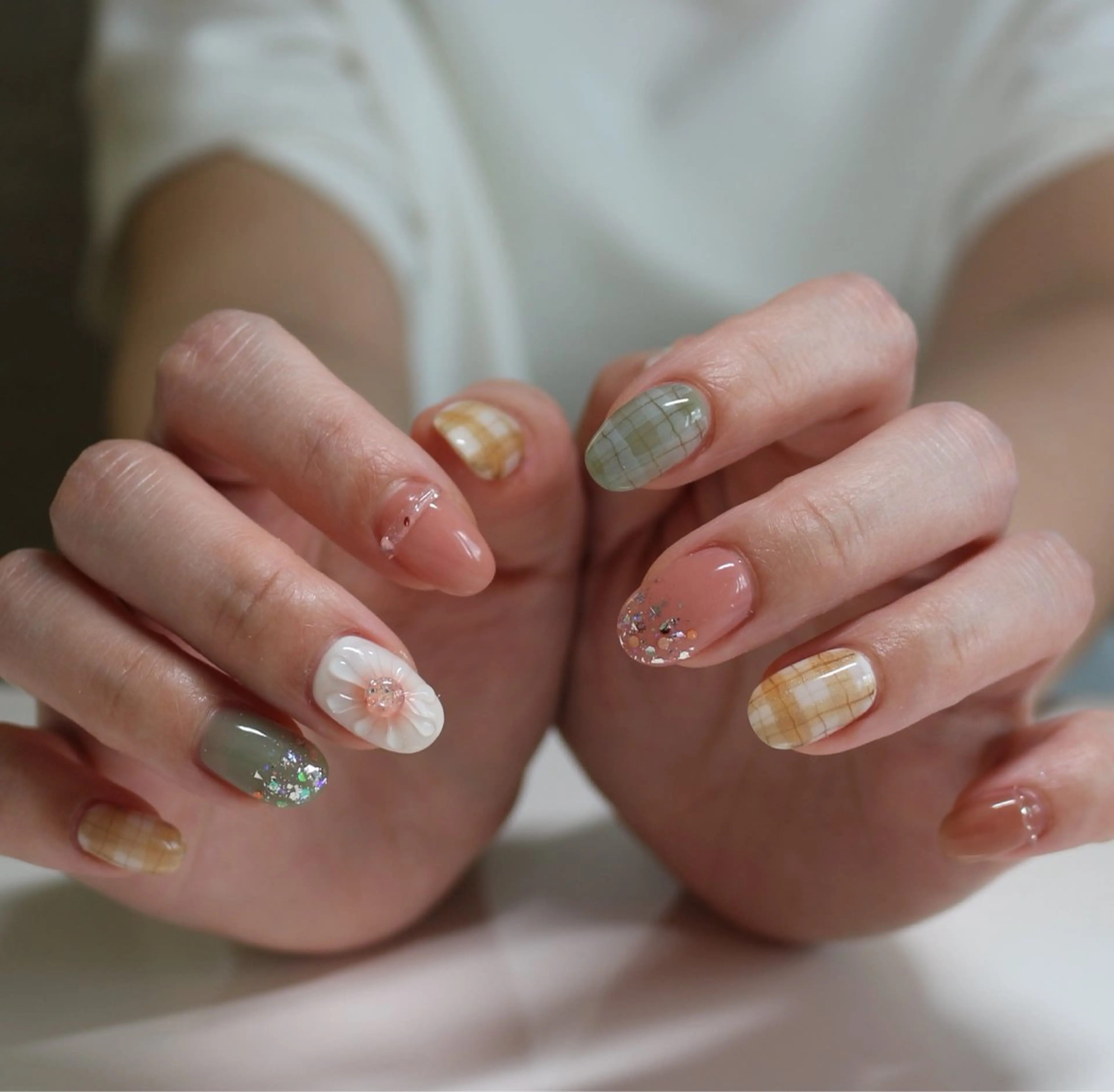 ネイル チークネイル フラワーネイル 韓国ネイル ニュアンスネイル ハンドネイル Baku Nailsのネイルデザイン