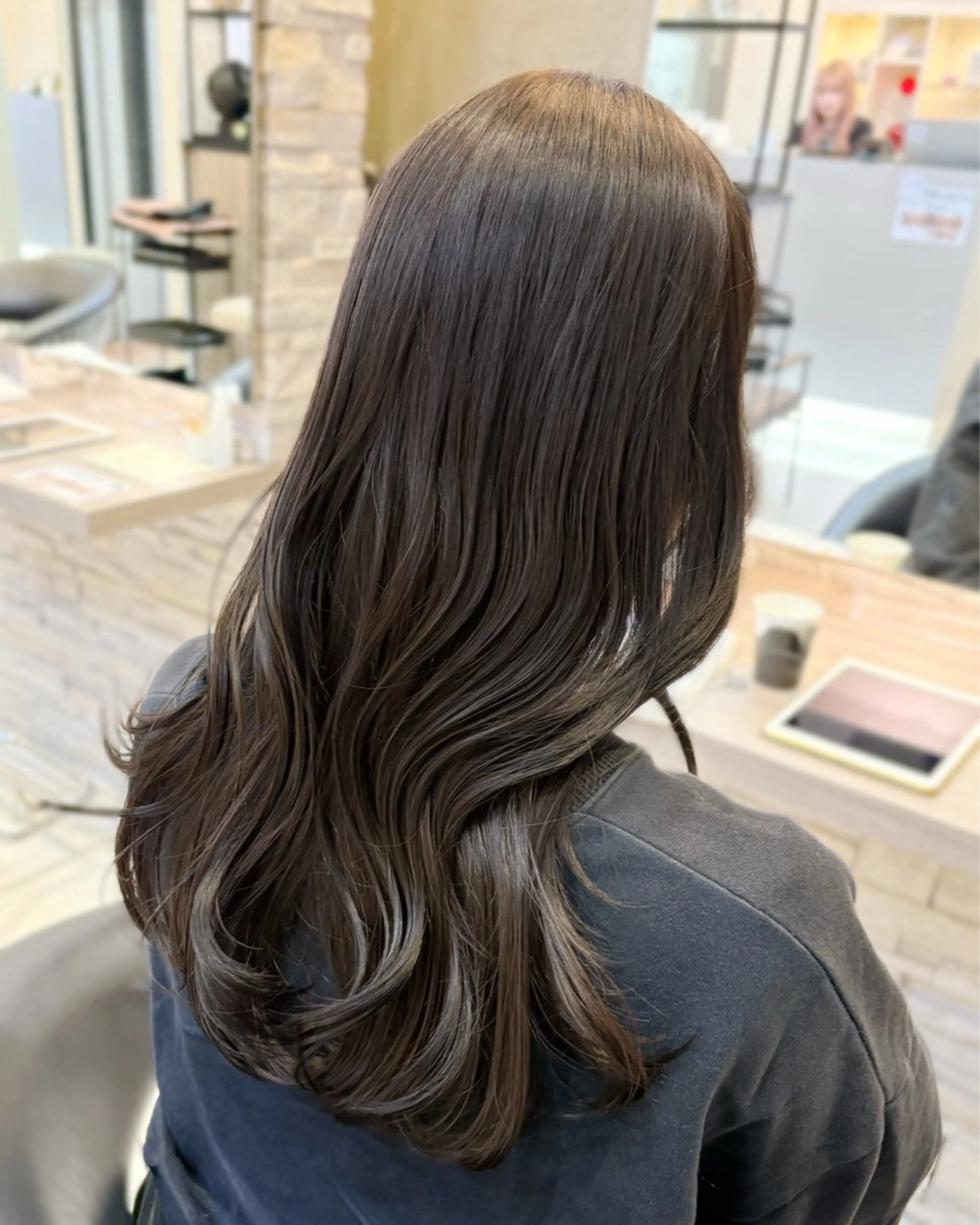 セミロング くびれヘア レイヤーカット カット ヘアカラー トリートメント 透明感カラー/ くびれヘア/館岡俊平のヘアスタイル