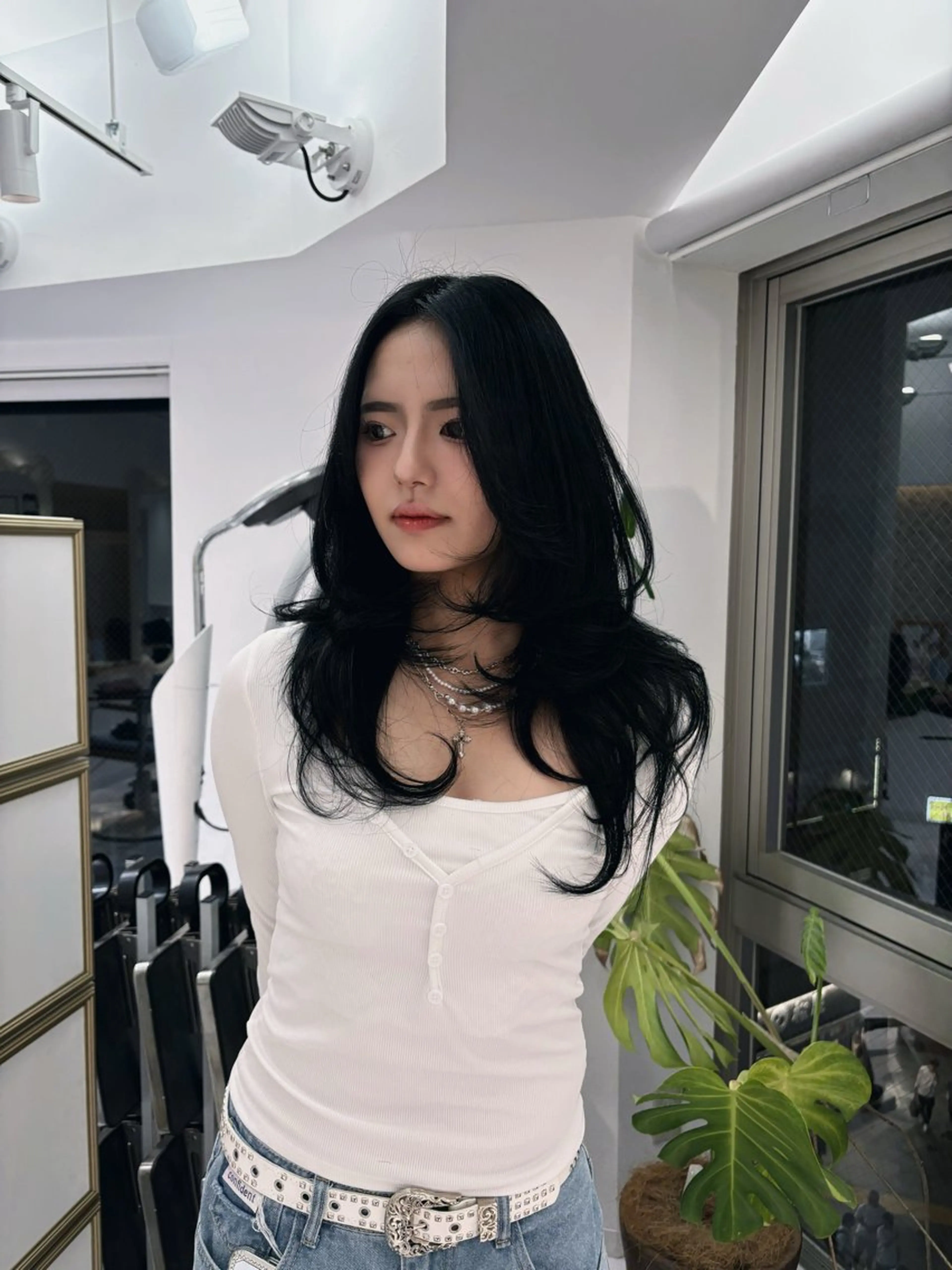 ロング カラー 黒髪 レイヤーカット レイヤーカット/瀬川 琴音のヘアスタイル