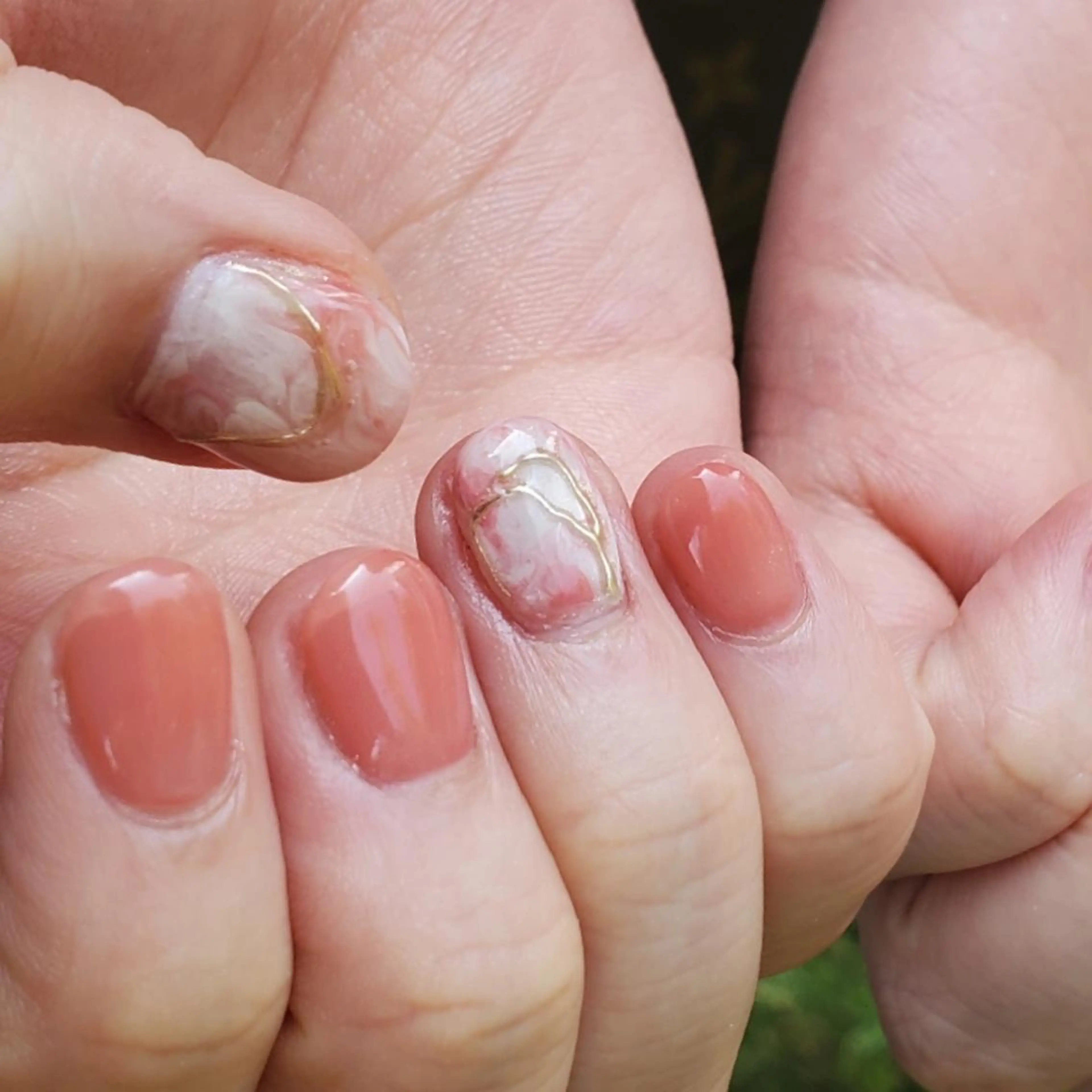 ネイル ニュアンスネイル MOM  原宿店所属・MoM マムネイル原宿のネイルデザイン