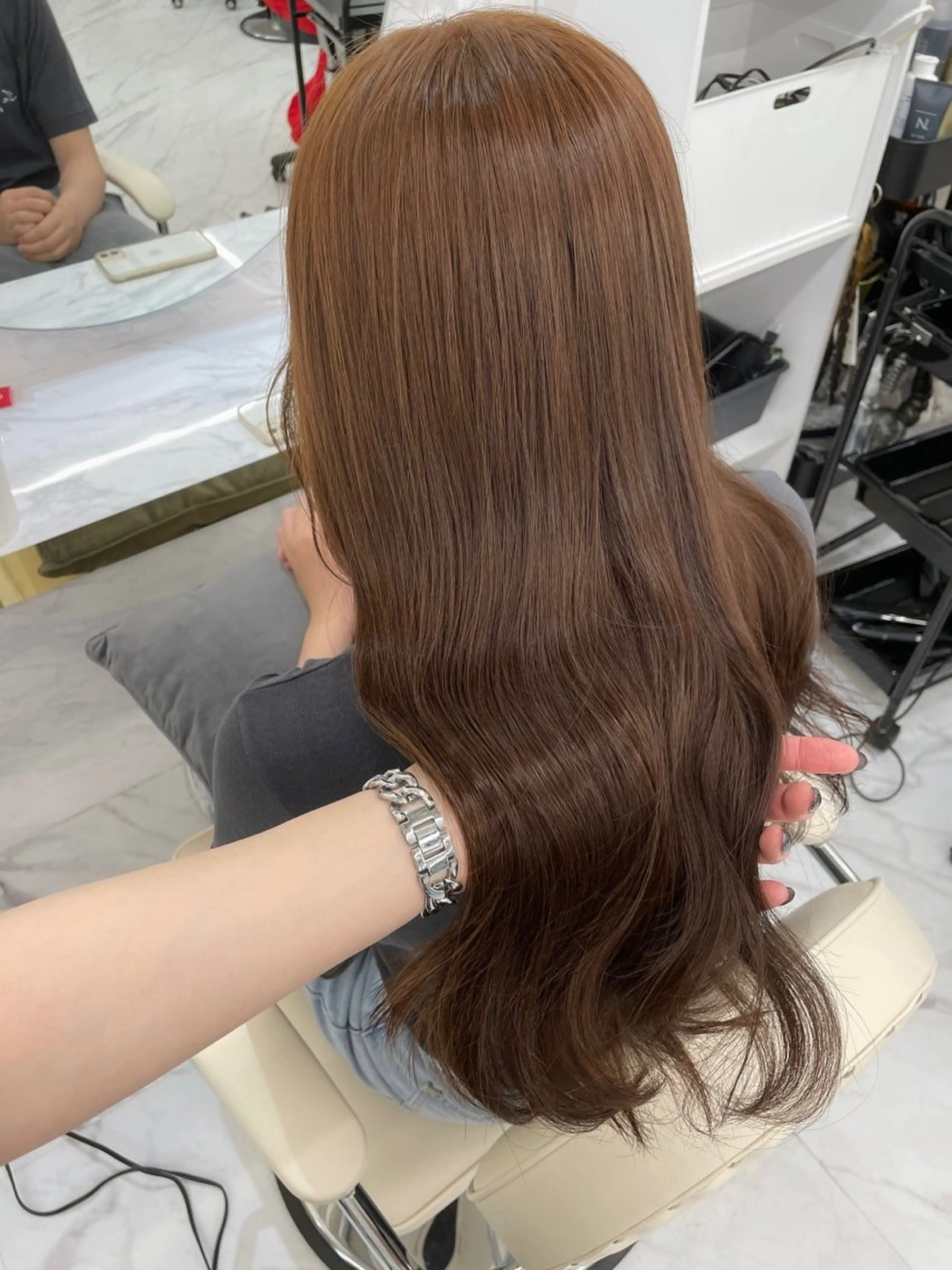 ロング カラー ヘアアレンジ アッシュ ベージュカラー ブリーチ 透明感カラー ダブルカラー maoブリーチ無し 似合わせカラーのヘアスタイル
