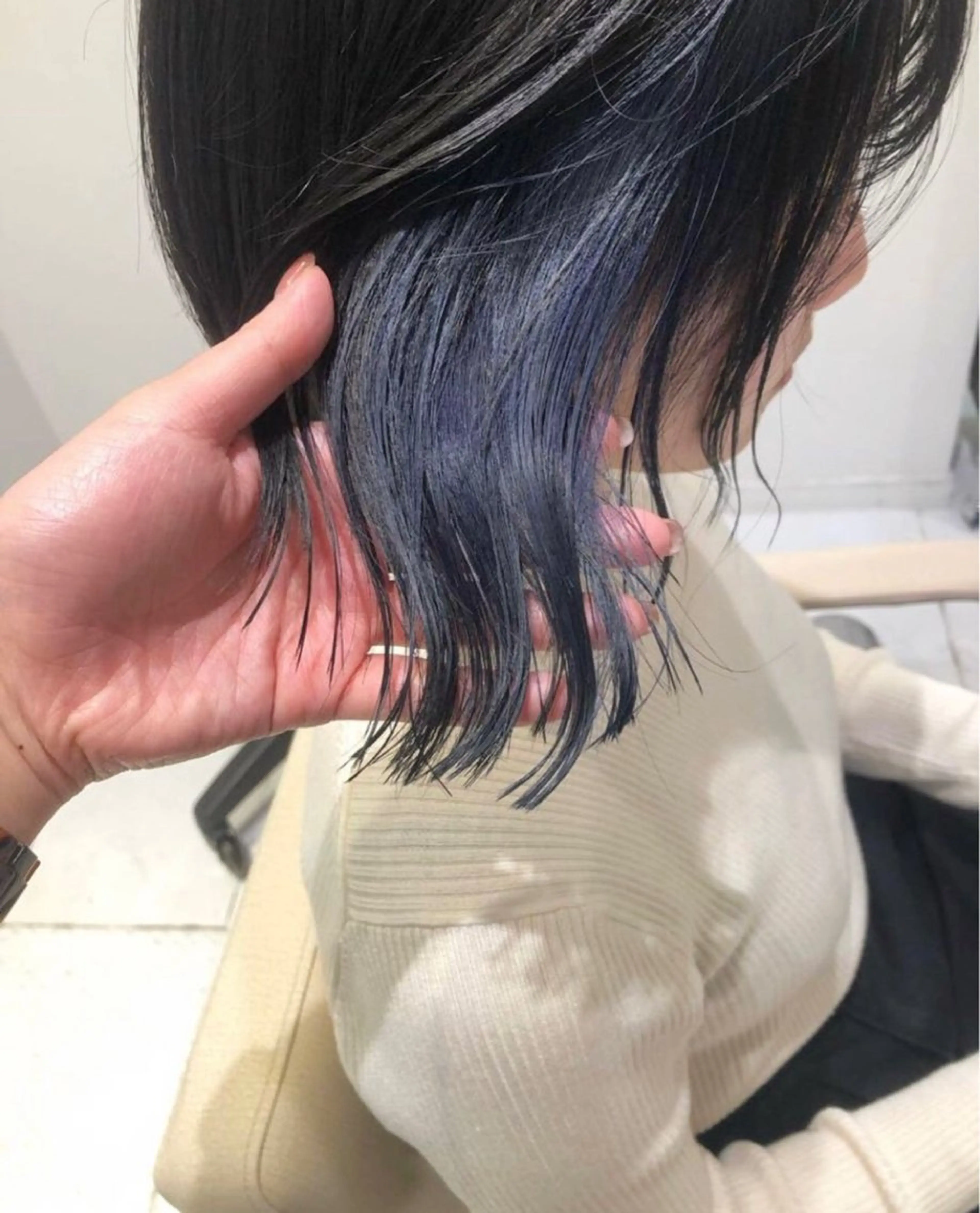 ミディアム カラー ブリーチ ブルーカラー ヘアカラー レイヤー/お顔まわり 暖色カラー🍑Amiのヘアスタイル