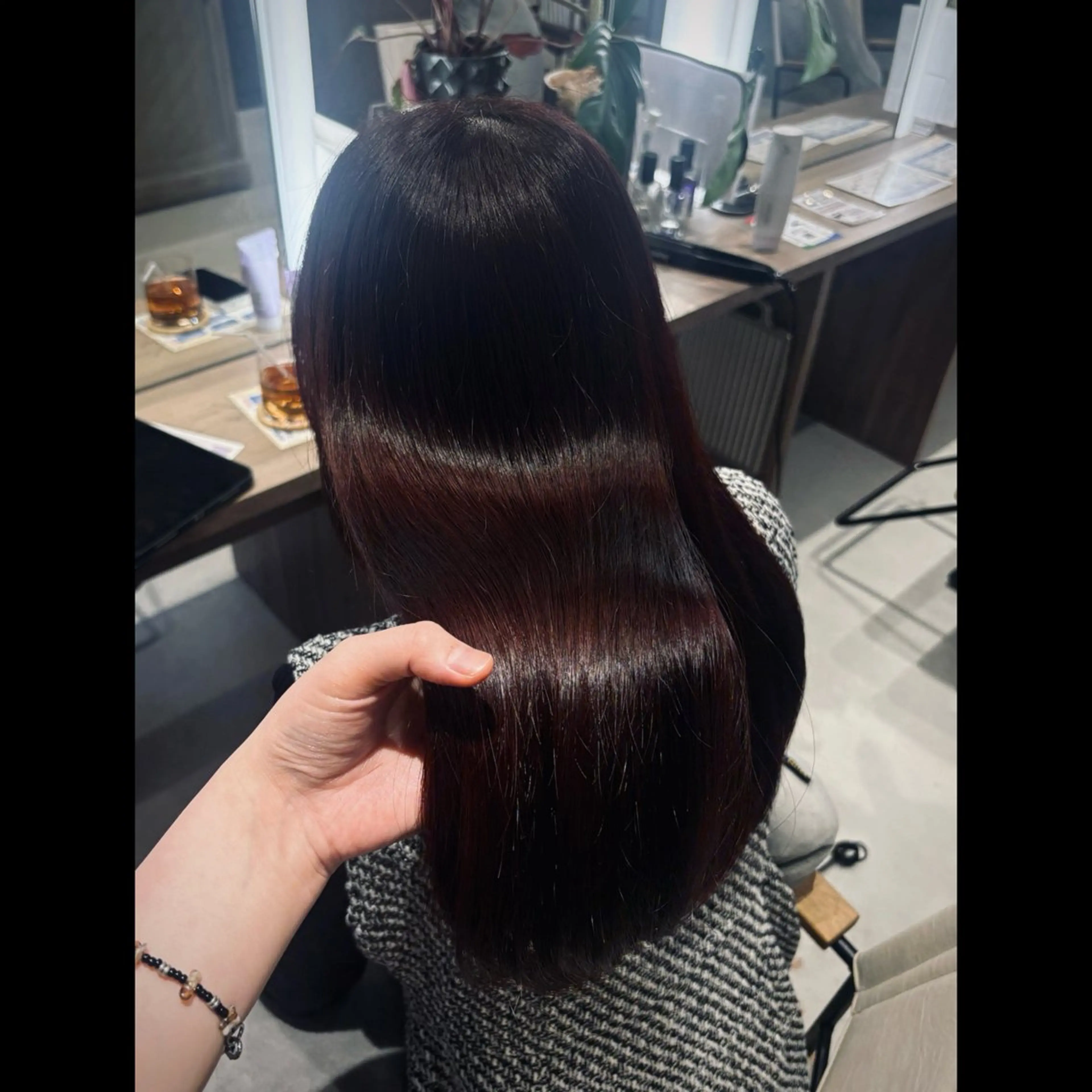 セミロング 髪質改善 トリートメント 彩名/透明感カラー/ ボブ/レイヤーカットのヘアスタイル