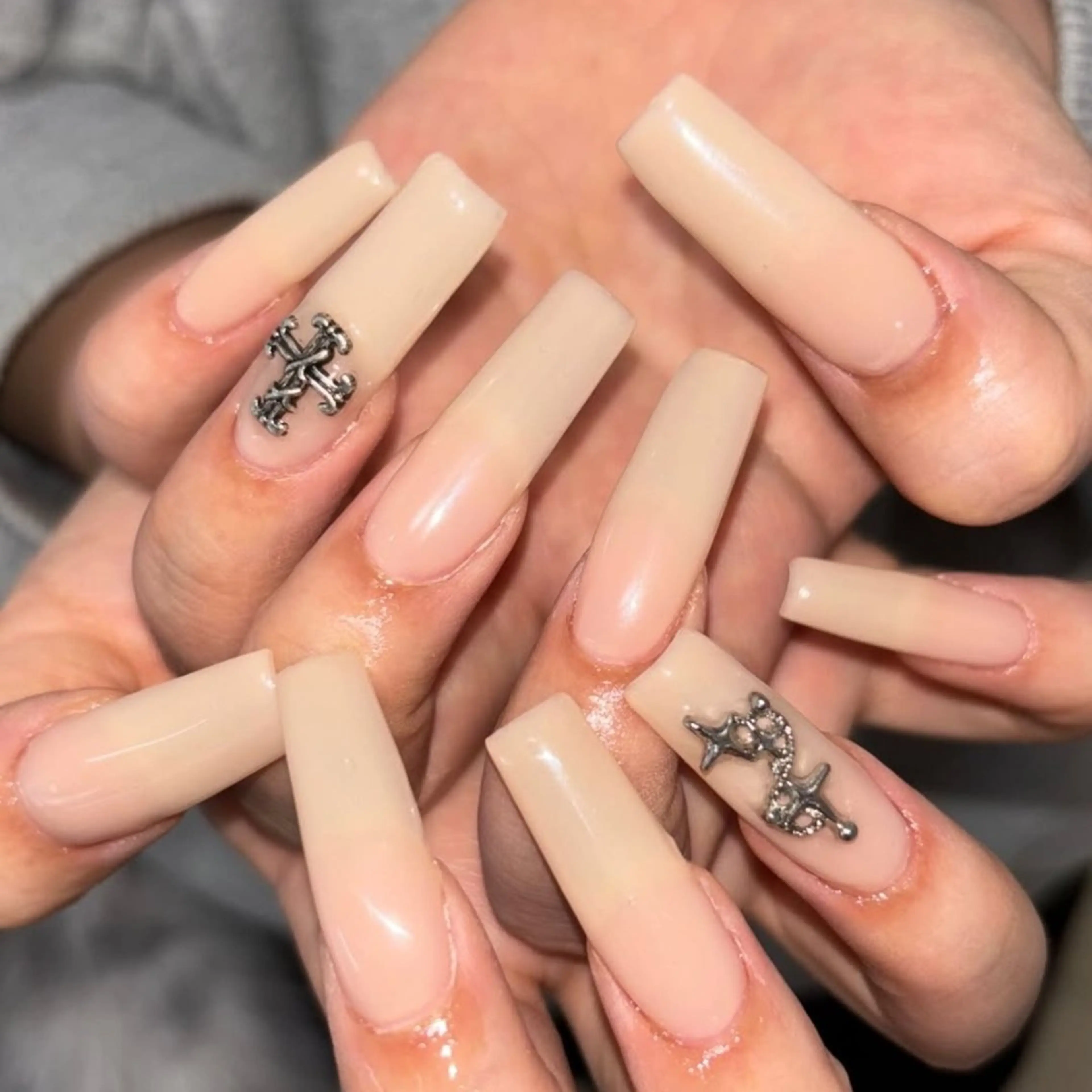 ネイル ロングネイル シンプルネイル ハンドネイル 8appy ARTstudioのネイルデザイン