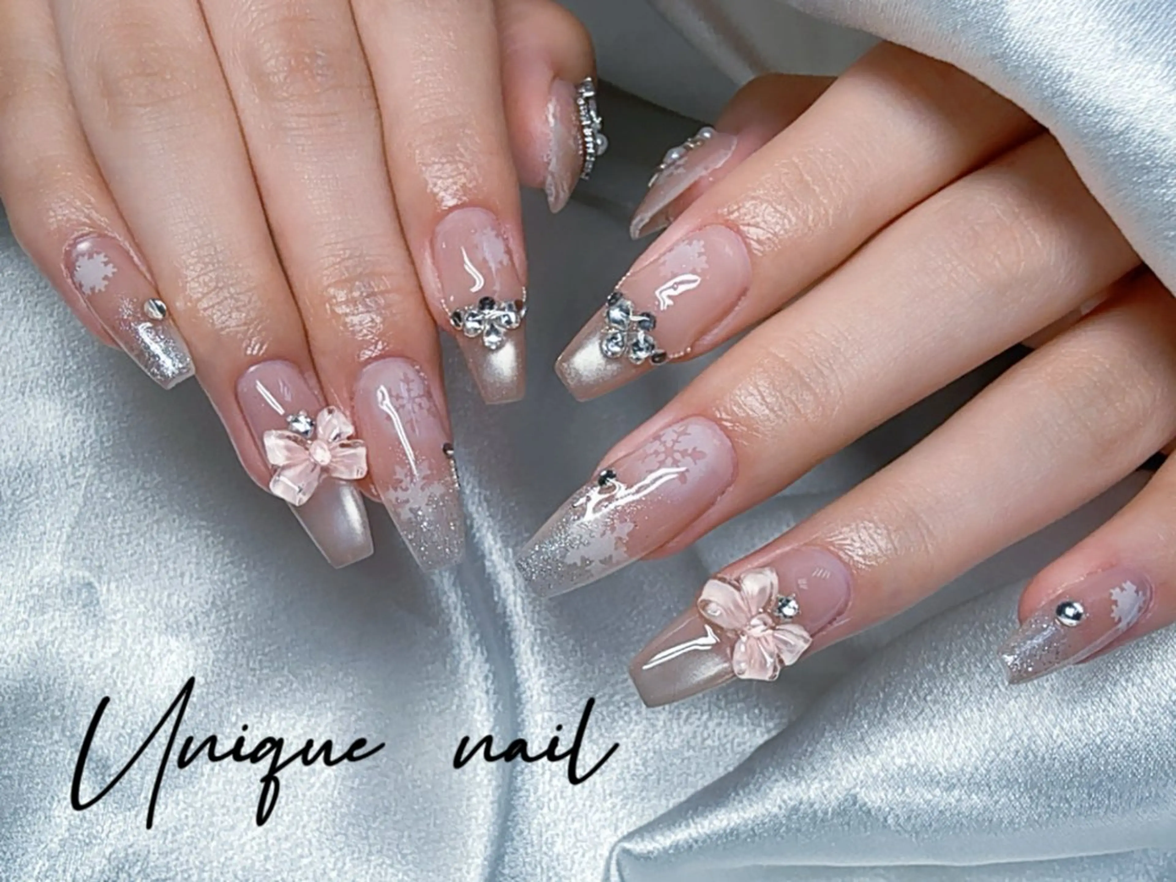 ネイル UniqueNail 長さだし専門店のネイルデザイン