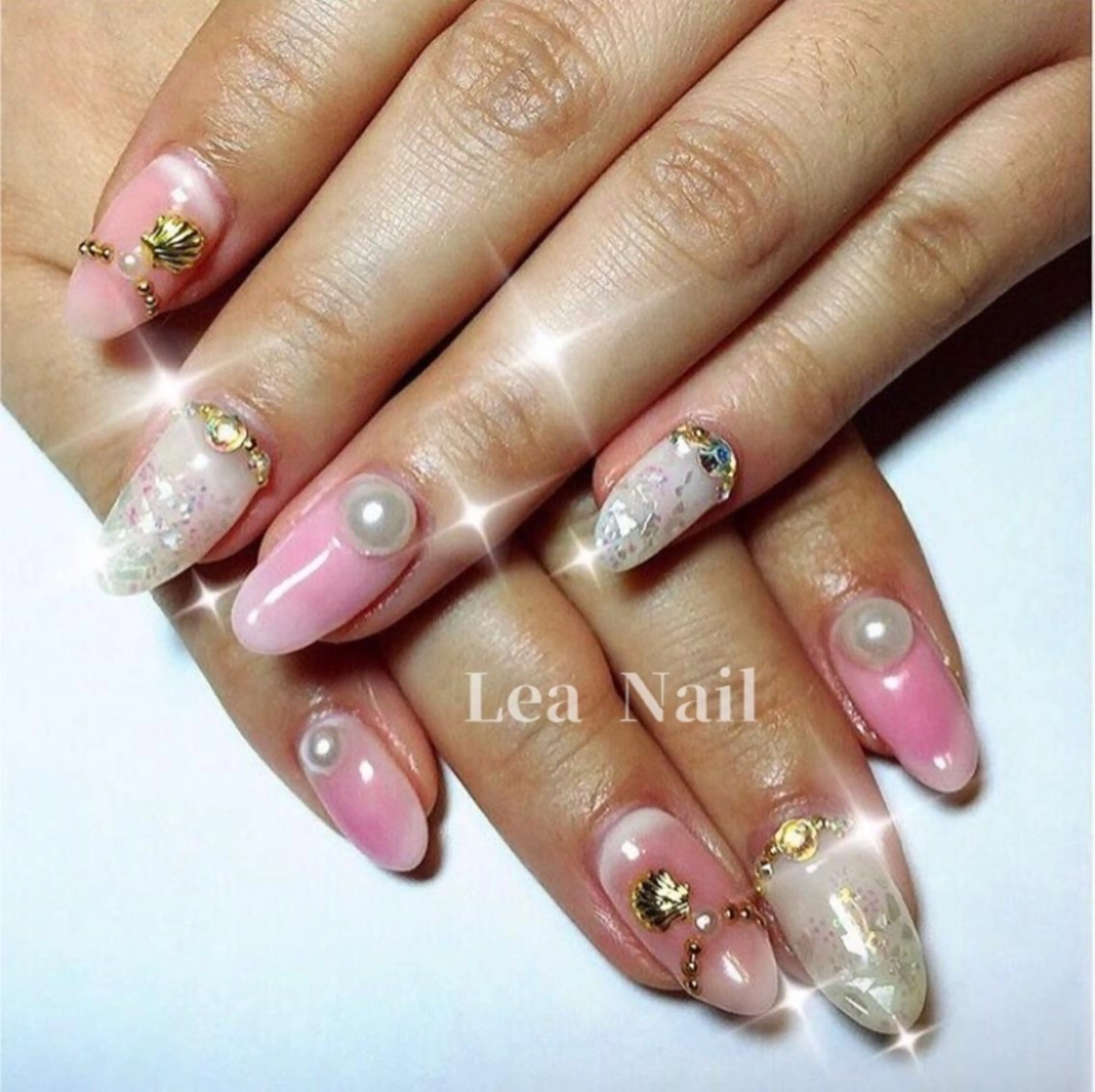 ネイル チークネイル Lea Nailのネイルデザイン