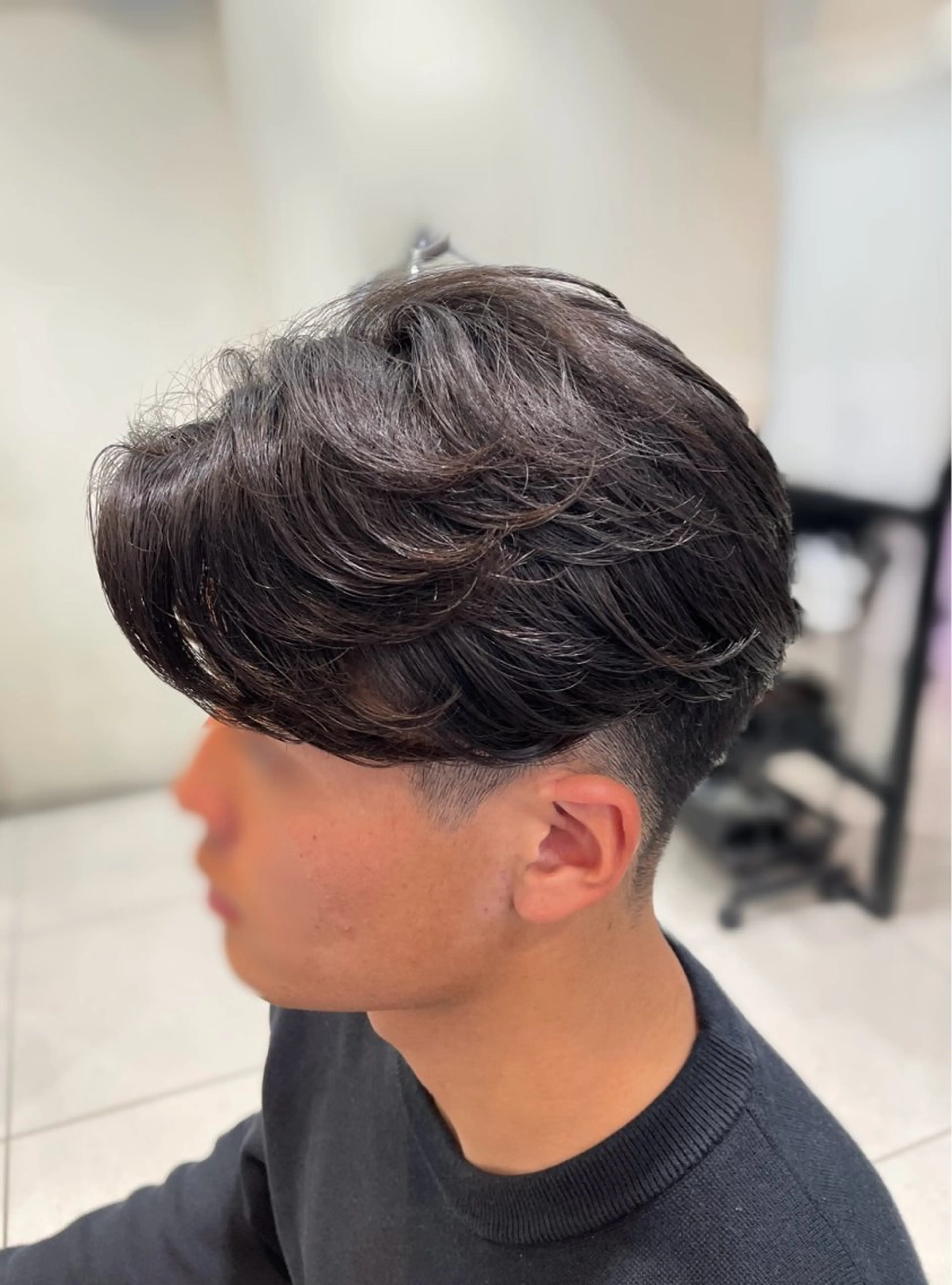 メンズ カット 縮毛矯正 センターパート 川島爽楽のヘアスタイル