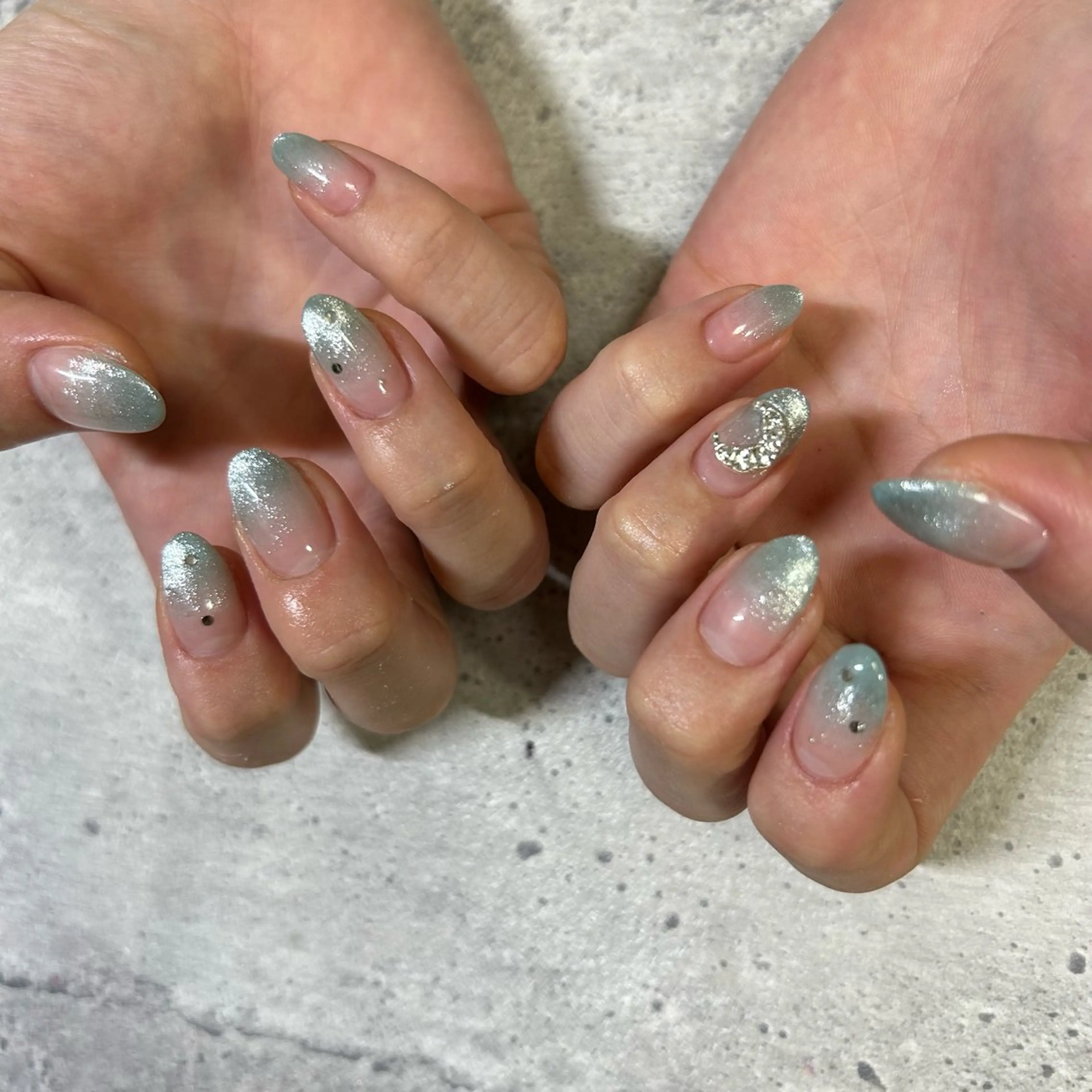 ネイル グラデーション マグネットネイル ハンドネイル ハンドケア 今福鶴見ネイル 8(ｴｲﾄ)のネイルデザイン