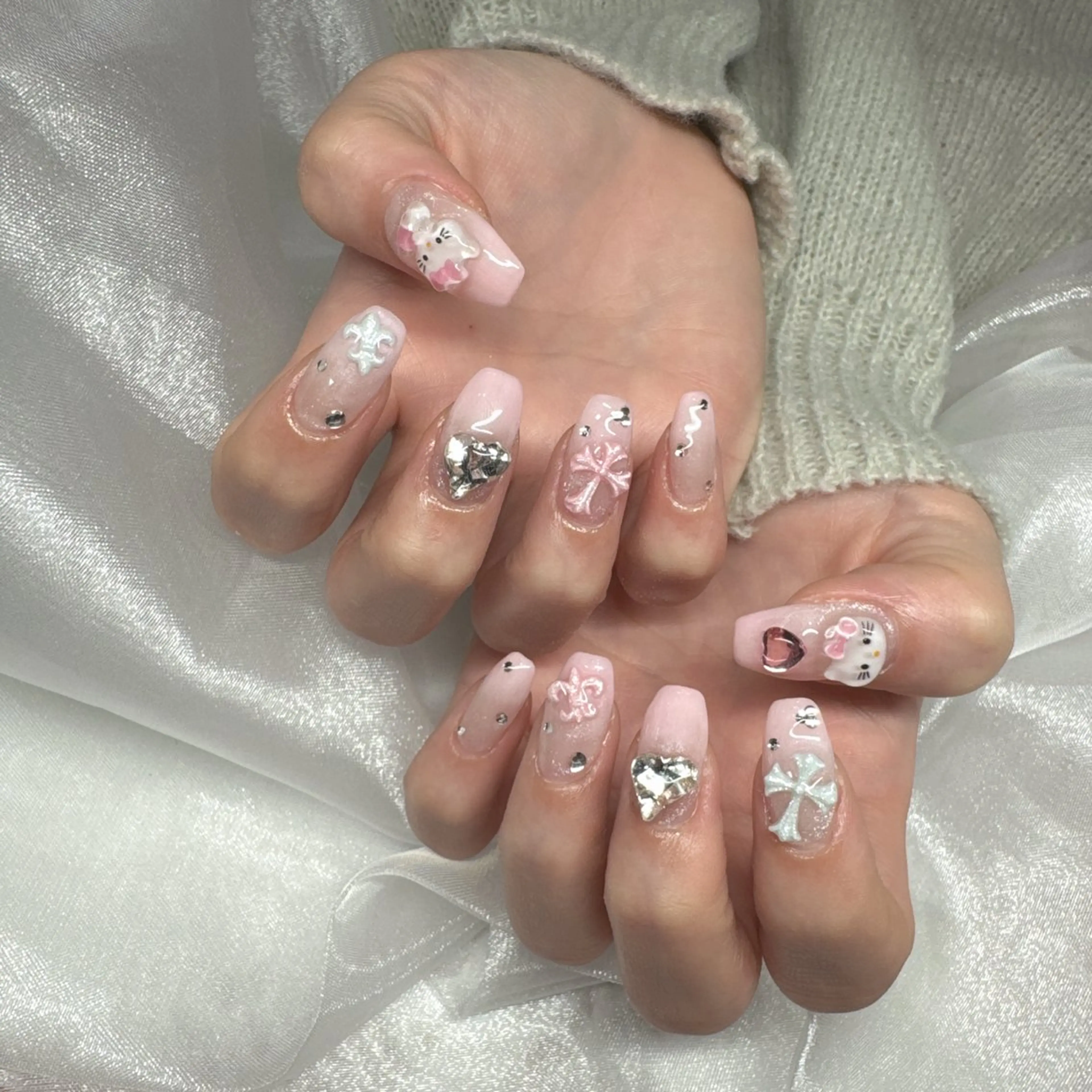 ネイル ハンドネイル ☁️BLITZ 🎀笠原雪音🎀のネイルデザイン