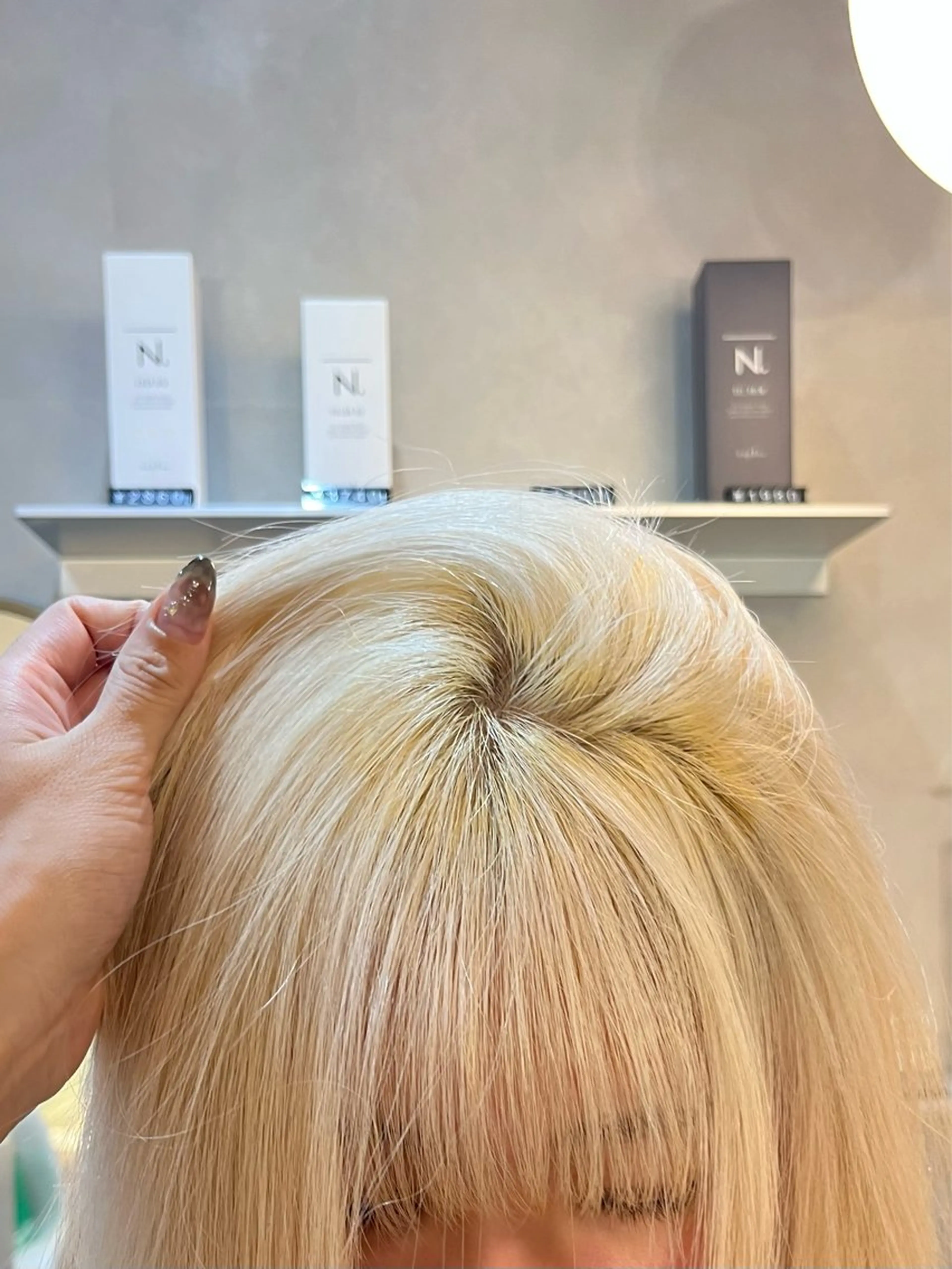 セミロング カラー ベージュカラー 抜きっぱなしブロンド ハイトーンカラー ホワイトベージュ ヘアカラー トリートメント このか🕊️ベージュ /グレージュ/カットのヘアスタイル