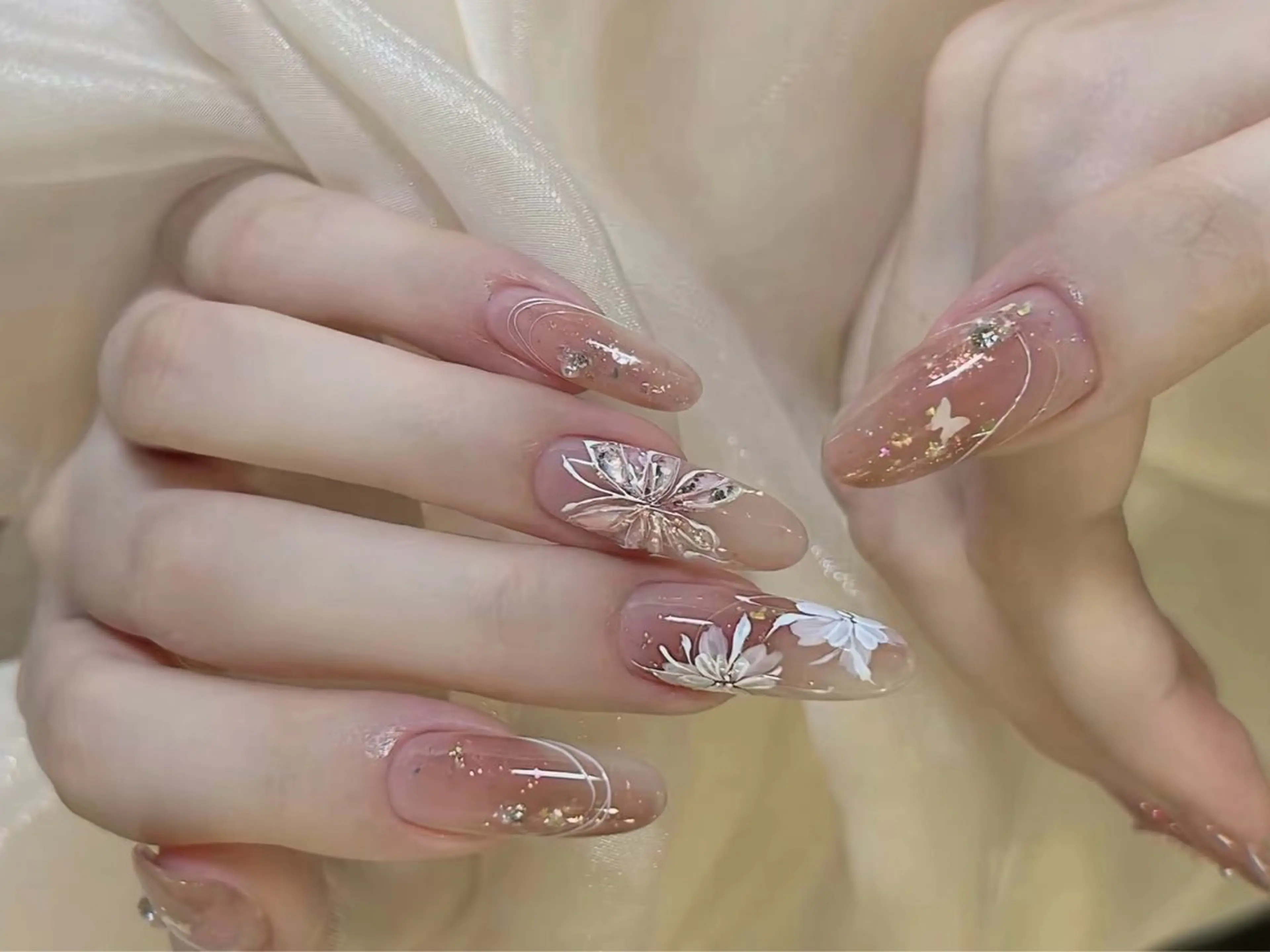 ネイル アートネイル オーロラネイル クリアネイル 長さ出し フレンチネイル 石井 百合のネイルデザイン