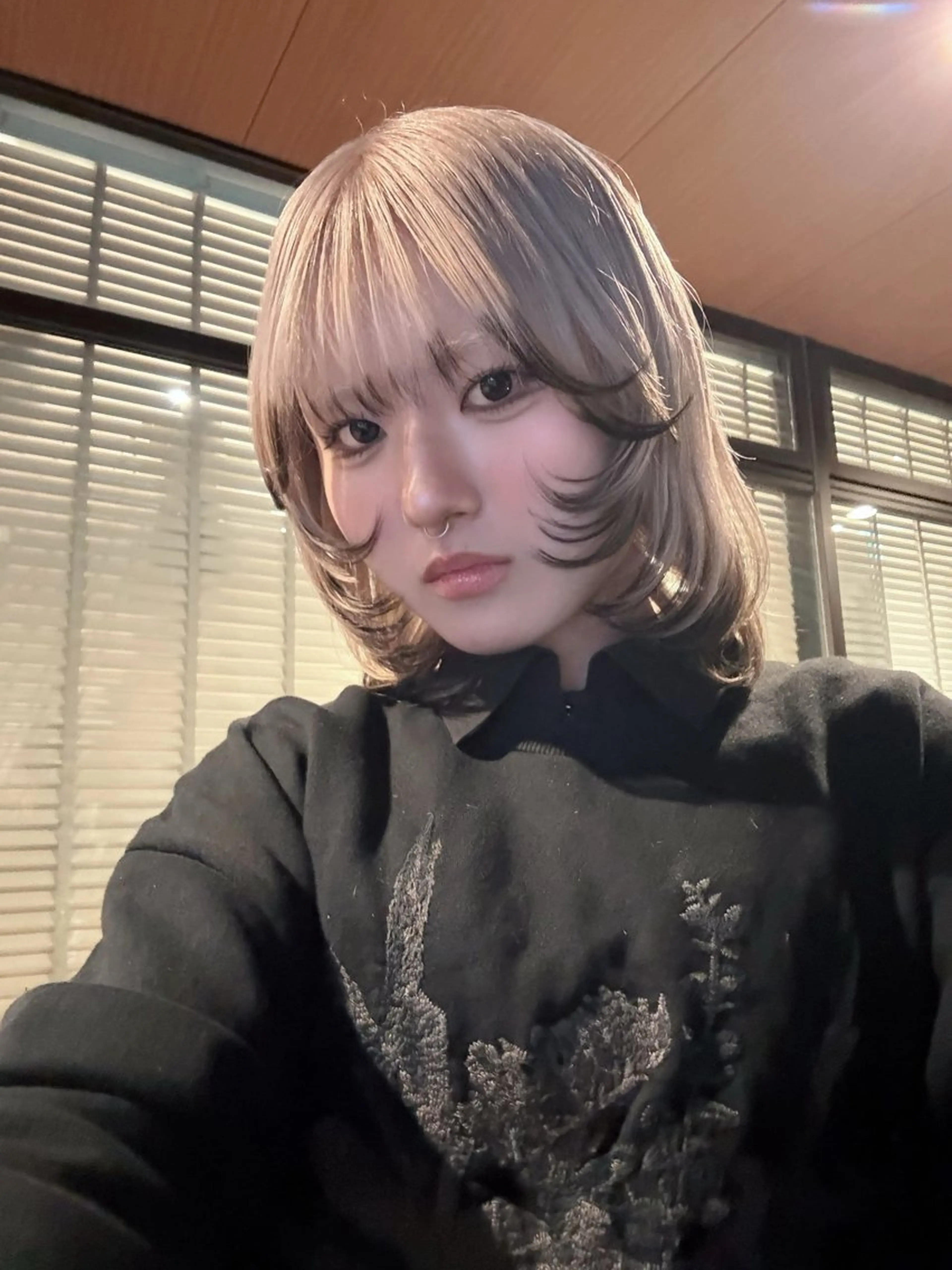 ミディアム カラー ベージュカラー ミルクティーベージュ レイヤーカット ウルフカット ヘアカラー トリートメント stair:case 武蔵小杉所属・髪質改善/ブリーチ 特化🧡‬‪田中颯士のヘアスタイル