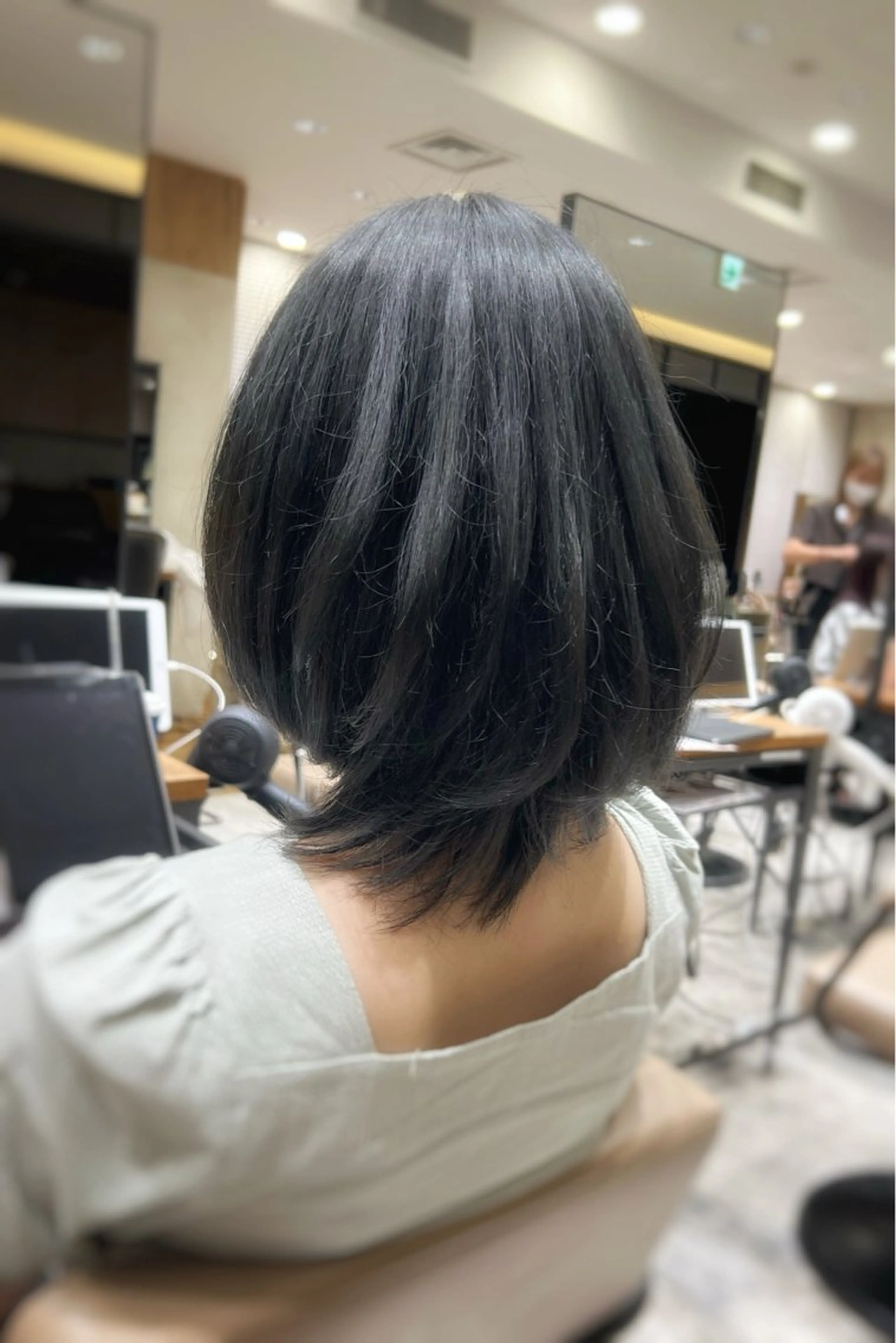 ミディアム 💍新宿ショート 💍岩田莉奈のヘアスタイル