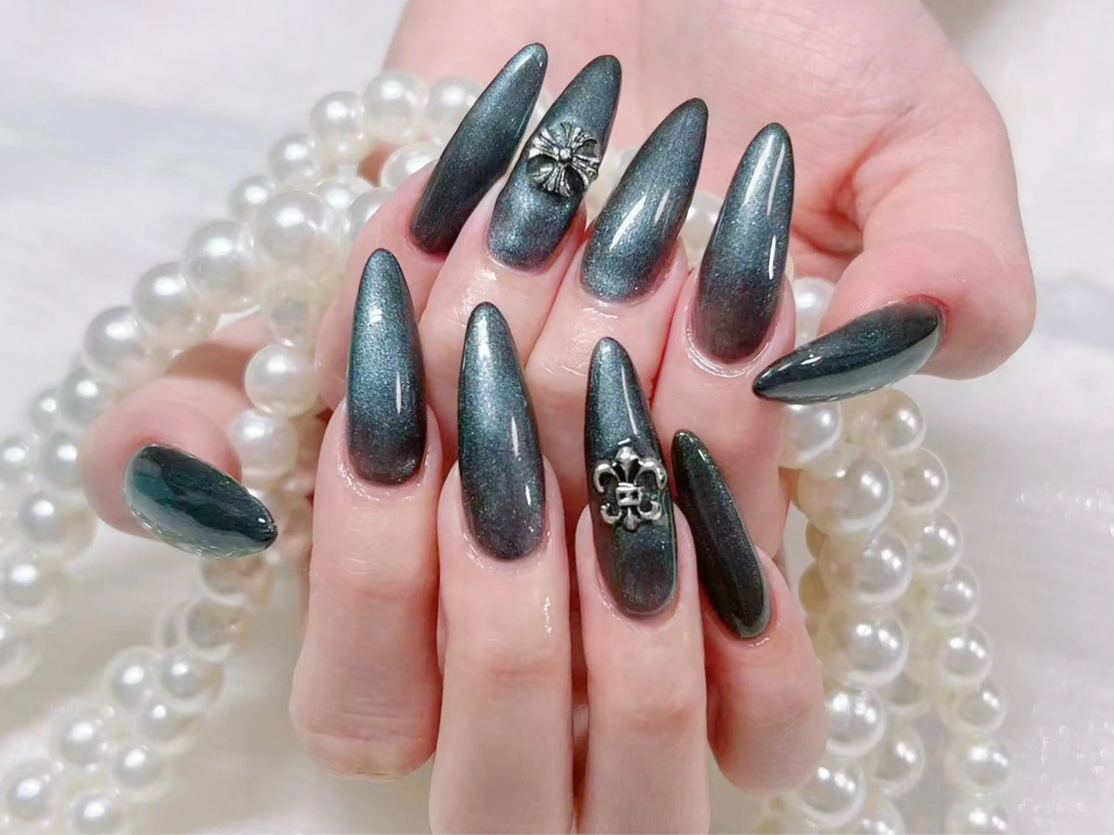 ネイル キラキラネイル ネイルチップ ハンドネイル ハンドケア Ru na🍳のネイルデザイン