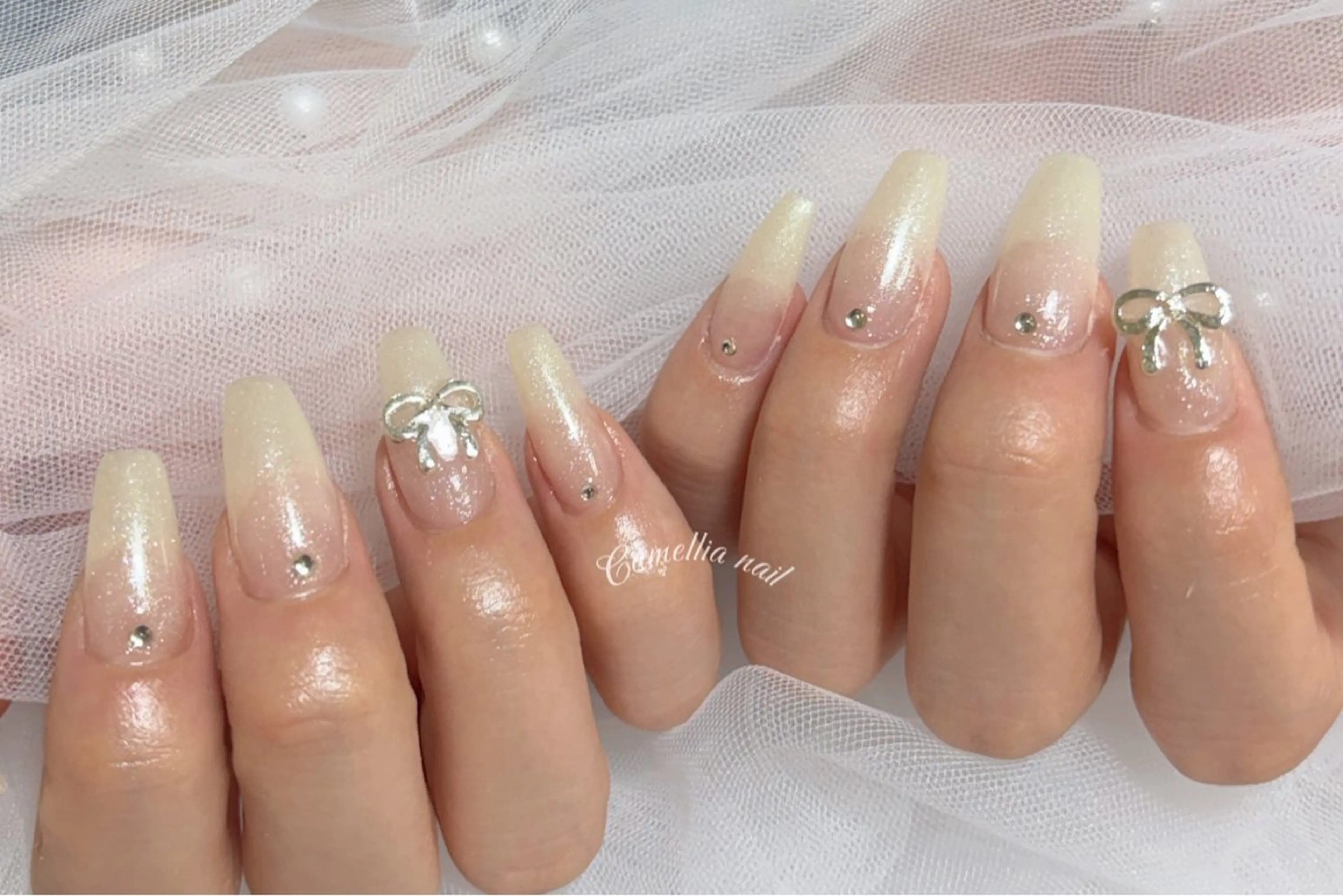 チップ長さだしワンカラーorラメグラ10本(パーツ2個やスートン10粒付き)の写真