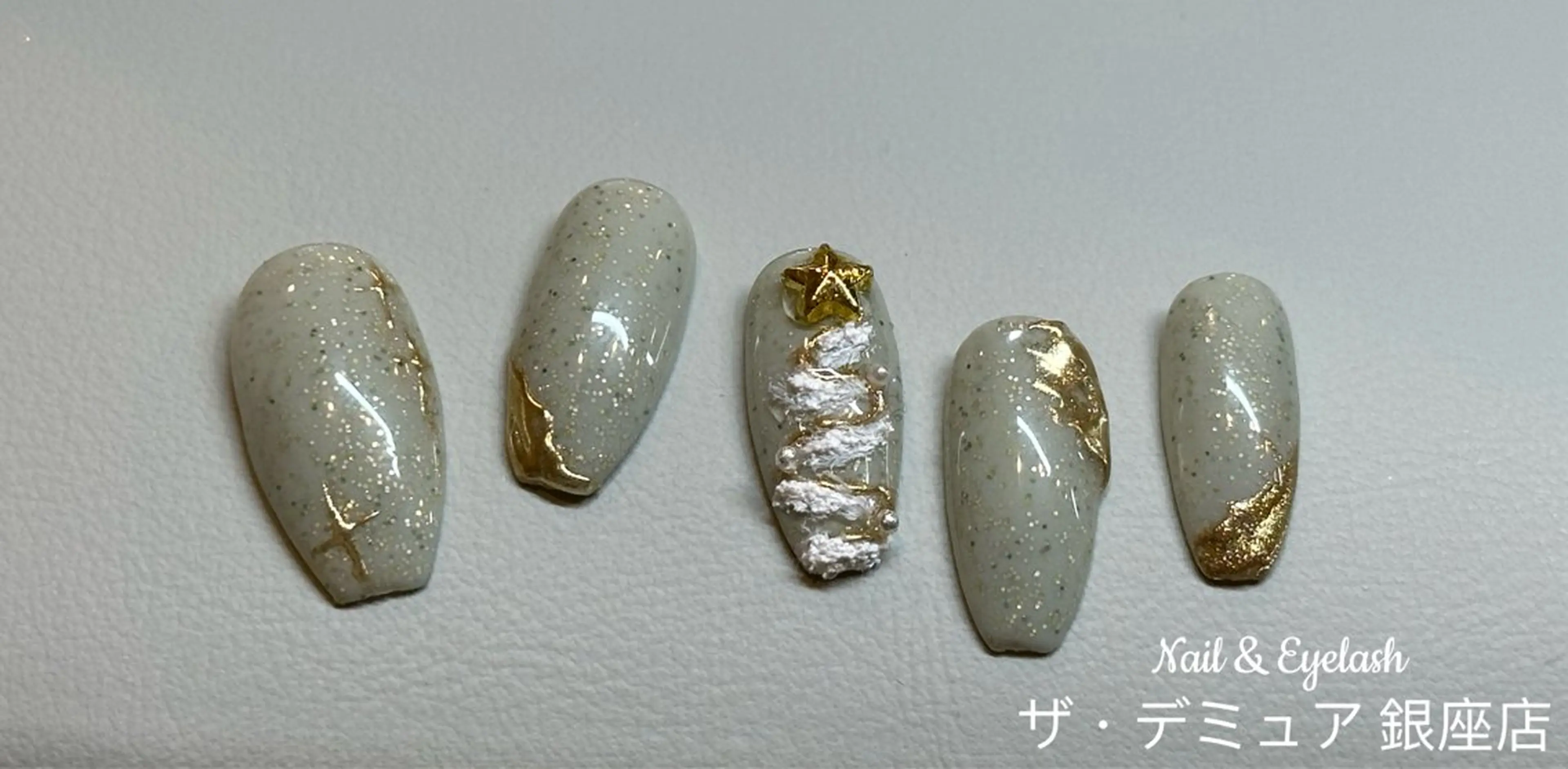 ネイル アートネイル フラッシュネイル 韓国ネイル マグネットネイル ミラーネイル NailDemure 【銀座店】のネイルデザイン