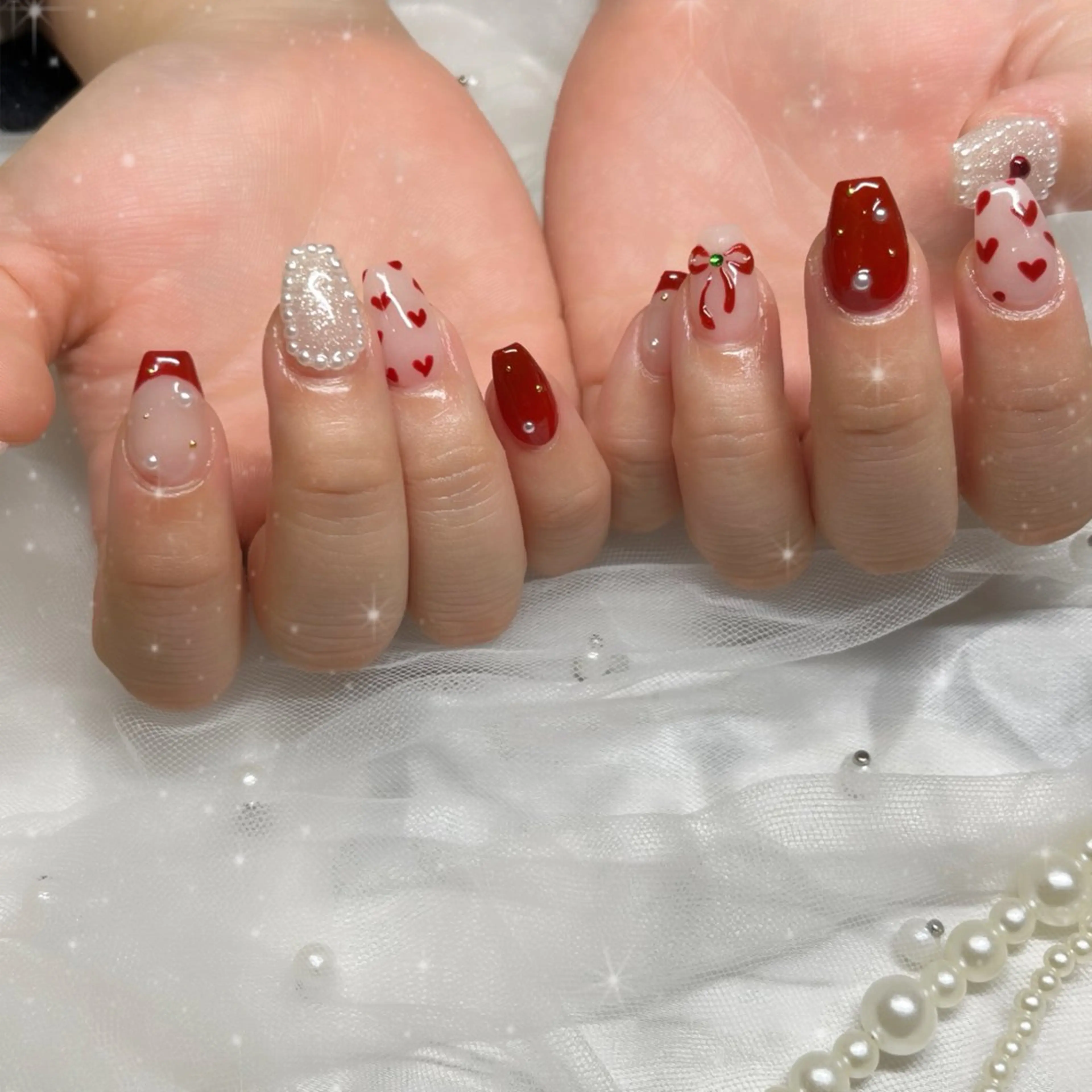 ネイル ボルドー キラキラネイル 冬ネイル ハンドネイル ブルーデイジー栄本店所属・BlueDaisy 栄本店のネイルデザイン