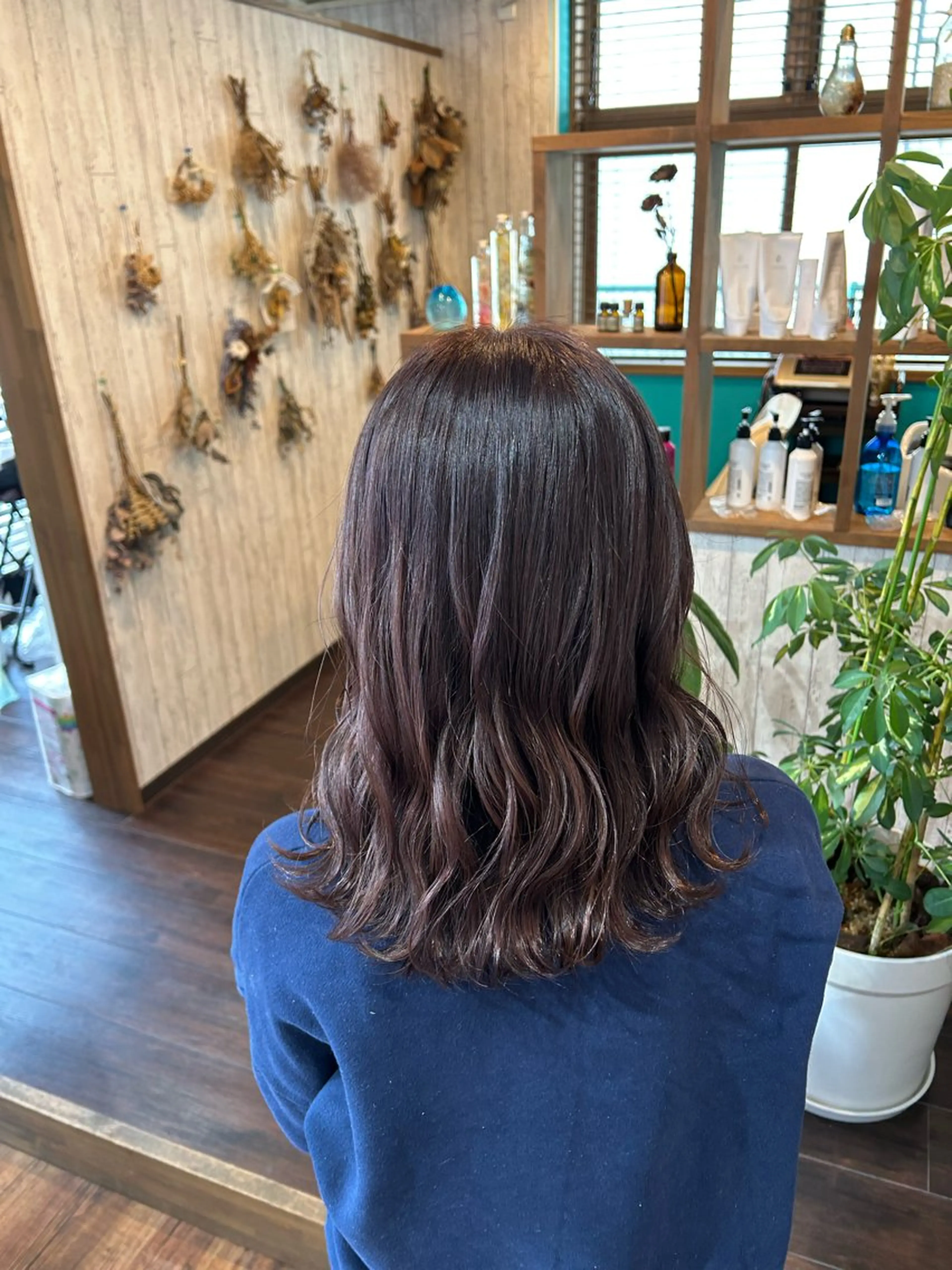 ミディアム カラー 早坂 さくらのヘアスタイル