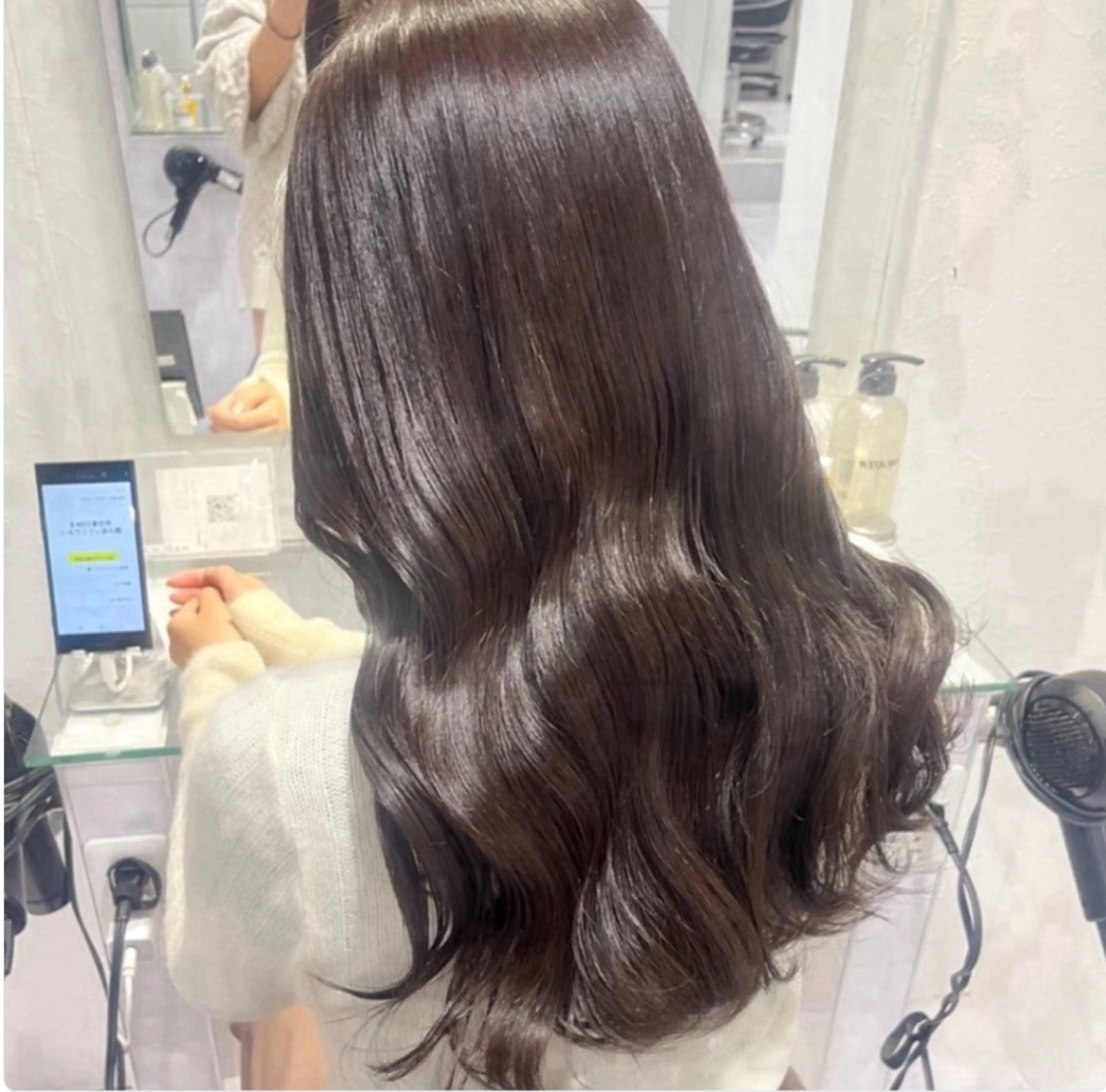 ロング カラー 🫧うる艶トレンド 🫧透明感カラーのヘアスタイル