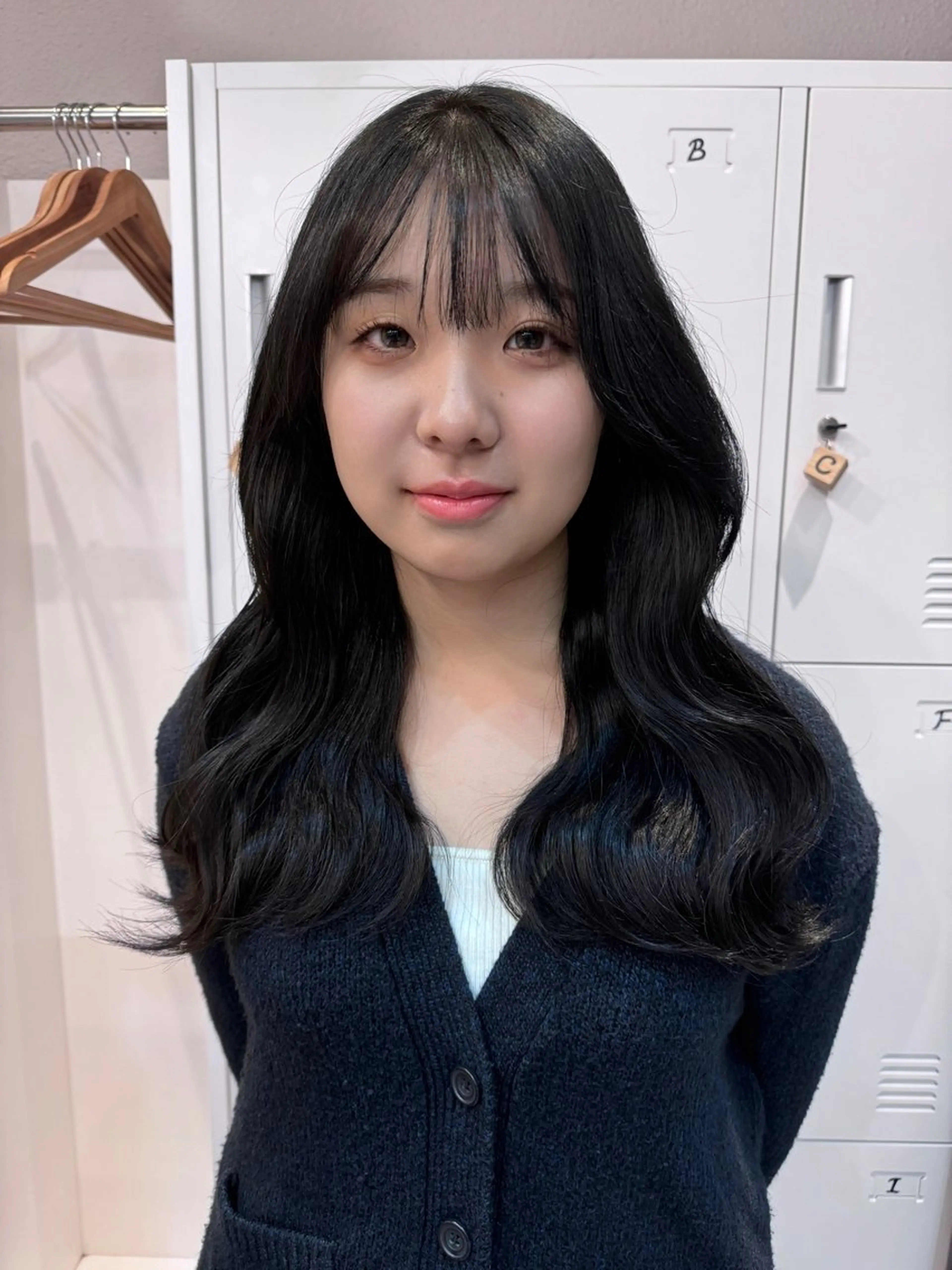 カラー ハイトーン縮毛/暖色 なーな🎀🤍のヘアスタイル