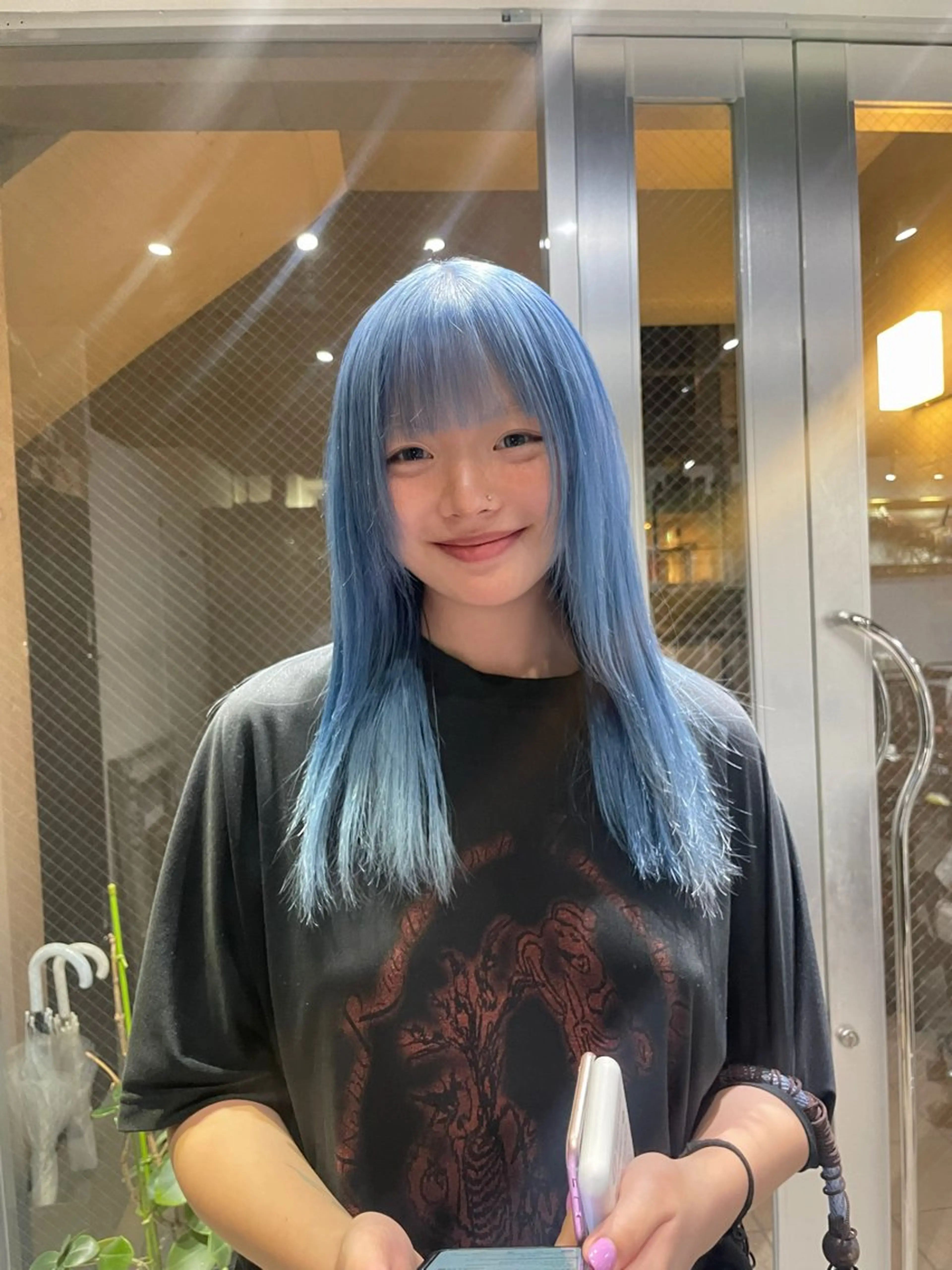 カラー ブリーチ ミルクティーベージュ ブリーチ🖤サヤカのヘアスタイル