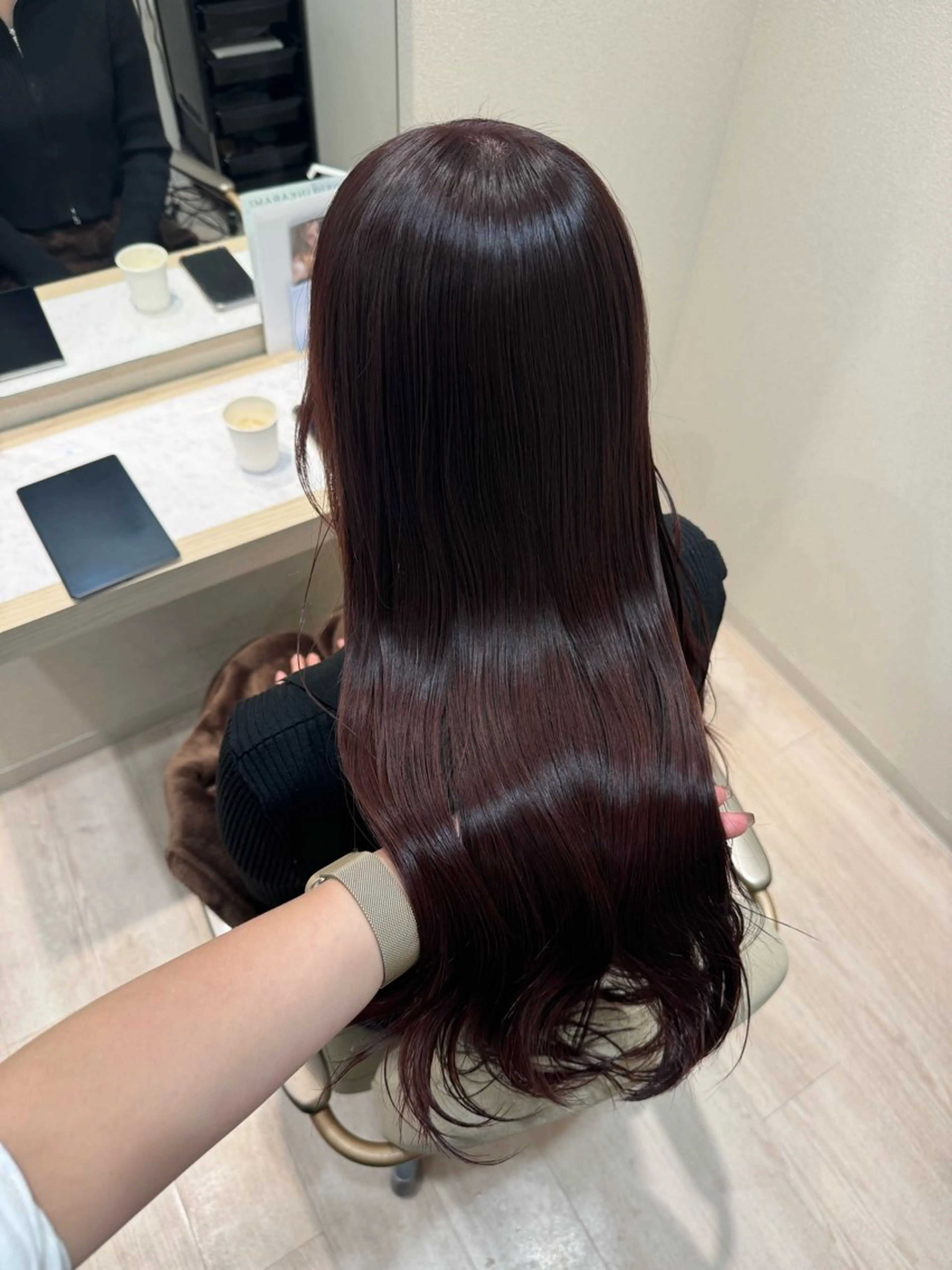 ロング カット ヘアカラー トリートメント ヘッドスパ mina .のヘアスタイル