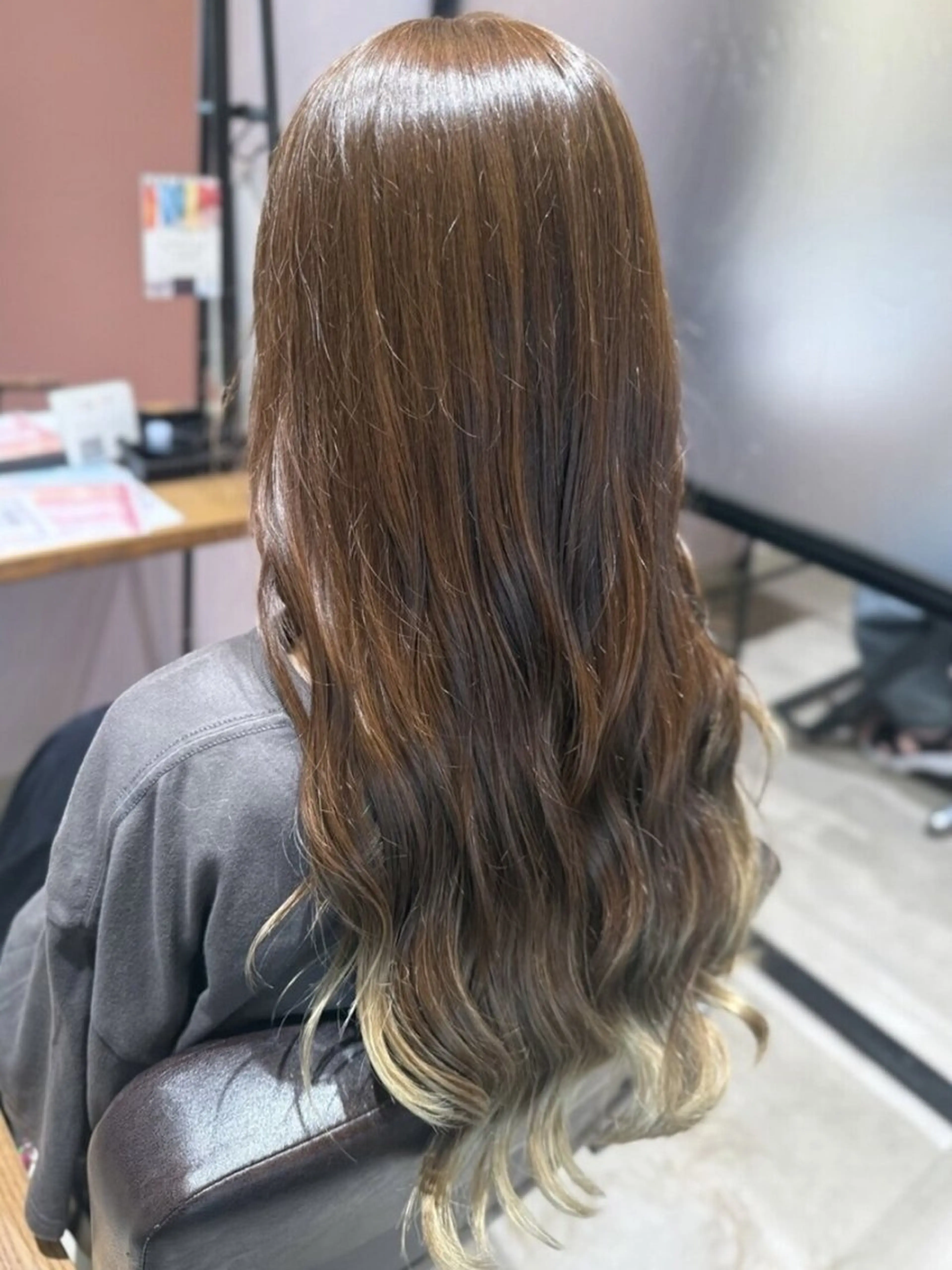 カラー 西原 愛紗のヘアスタイル