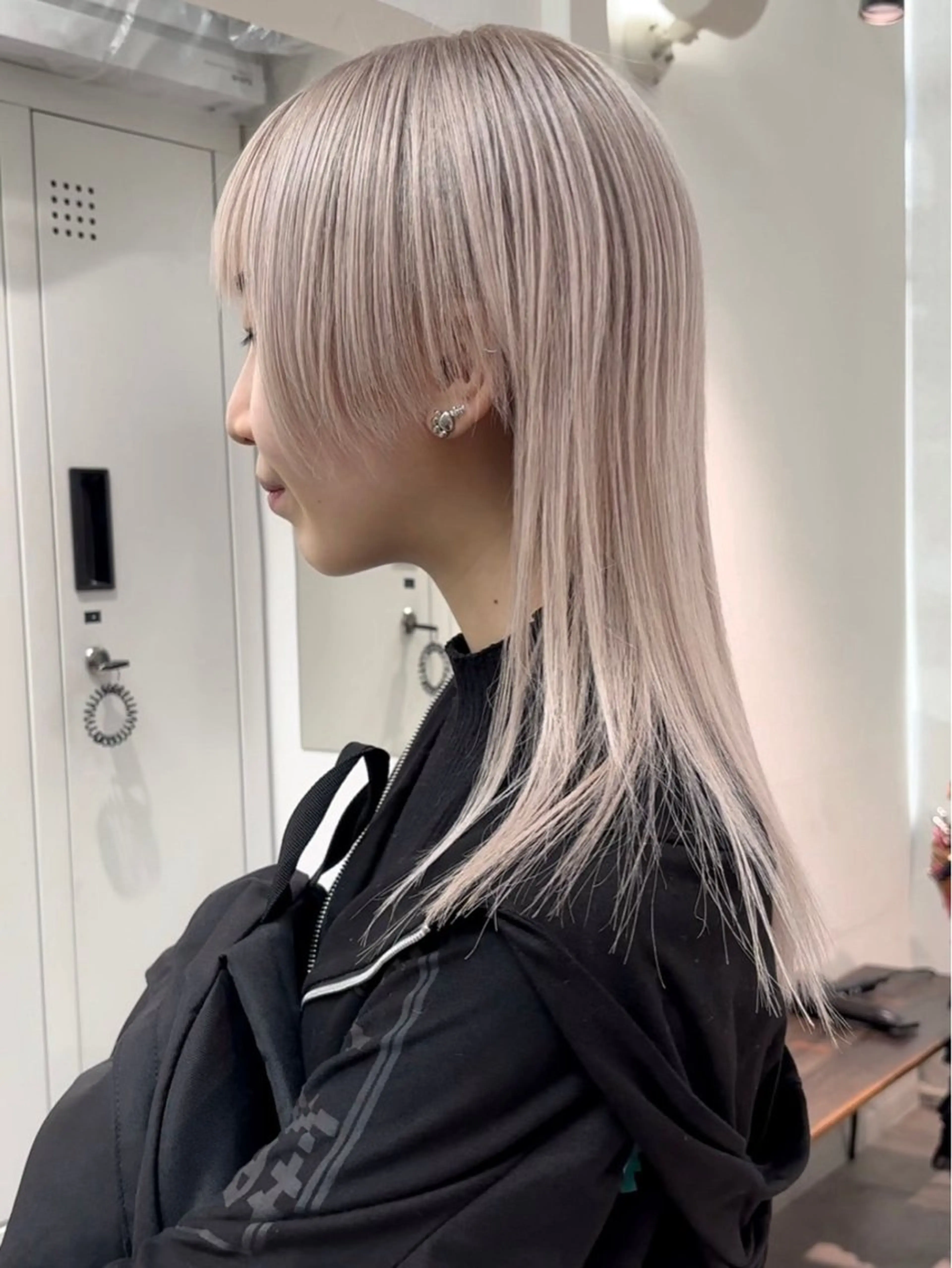 ロング カラー ウルフカット カット ヘアカラー トリートメント CHERIEブリーチ ダブルカラー　天神のヘアスタイル
