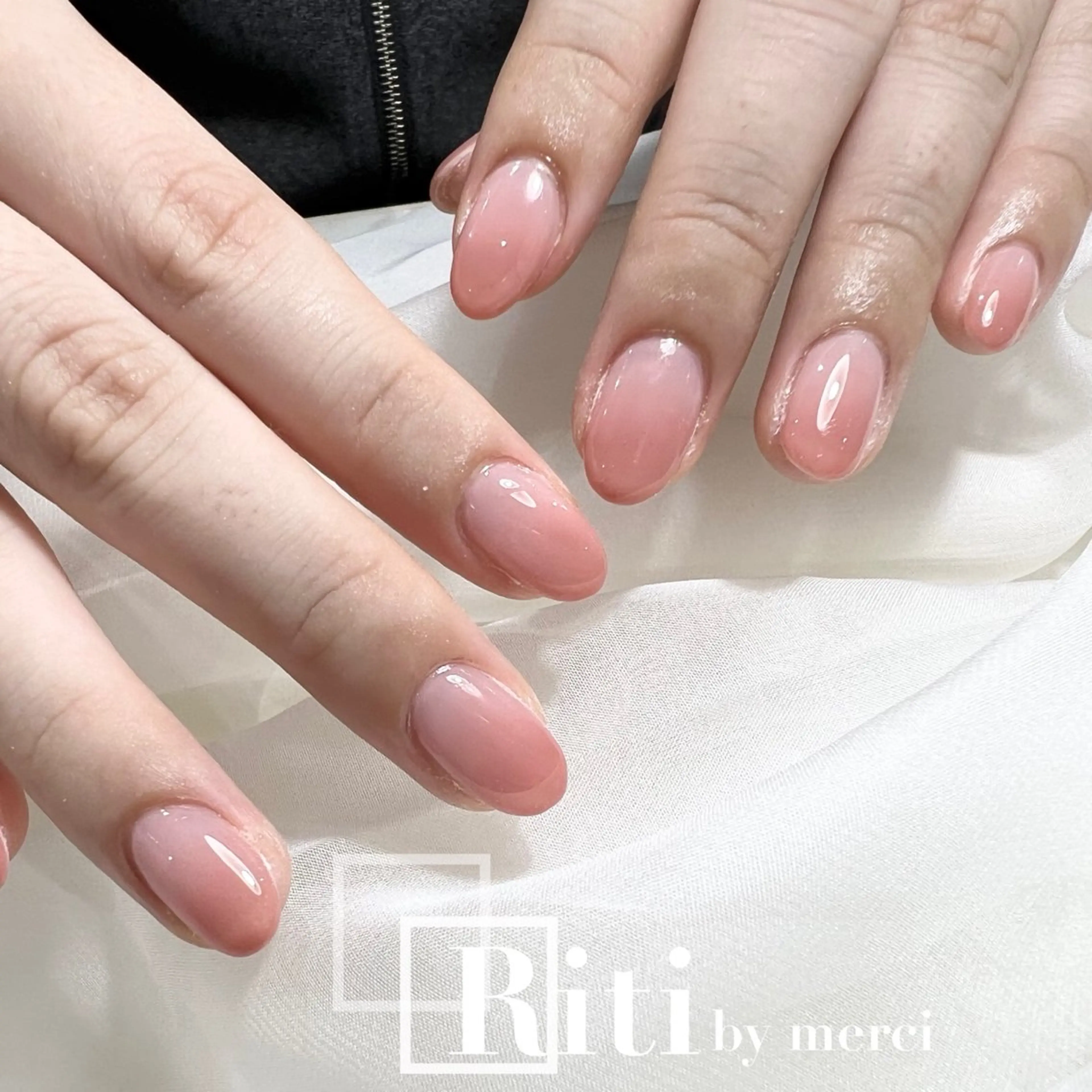 ネイル salon de merci所属・若林 明美のネイルデザイン