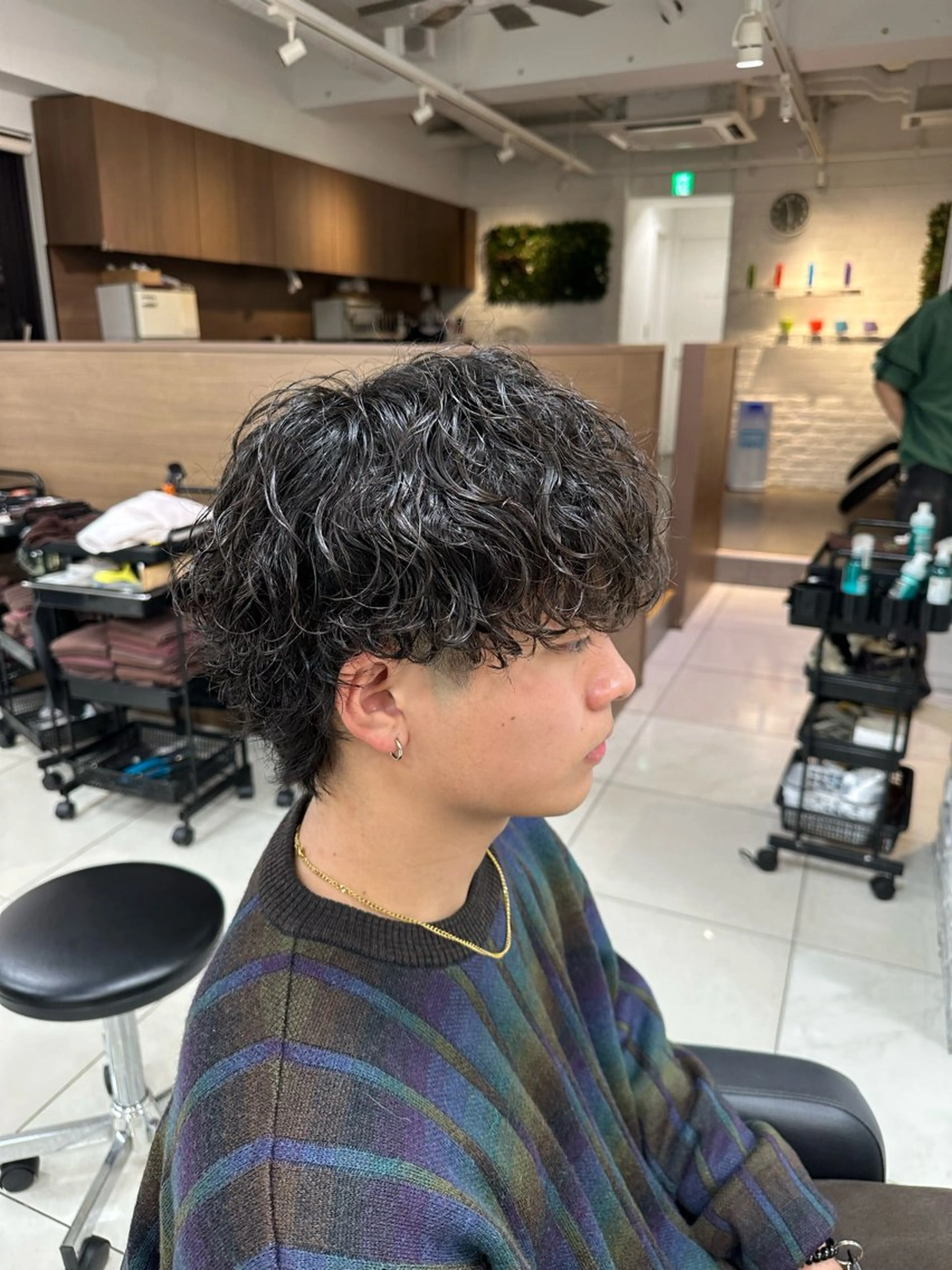 ショート パーマ メンズ マッシュ メンズパーマ 波巻きパーマ フェザーパーマ職人 🪶ryosukeのヘアスタイル