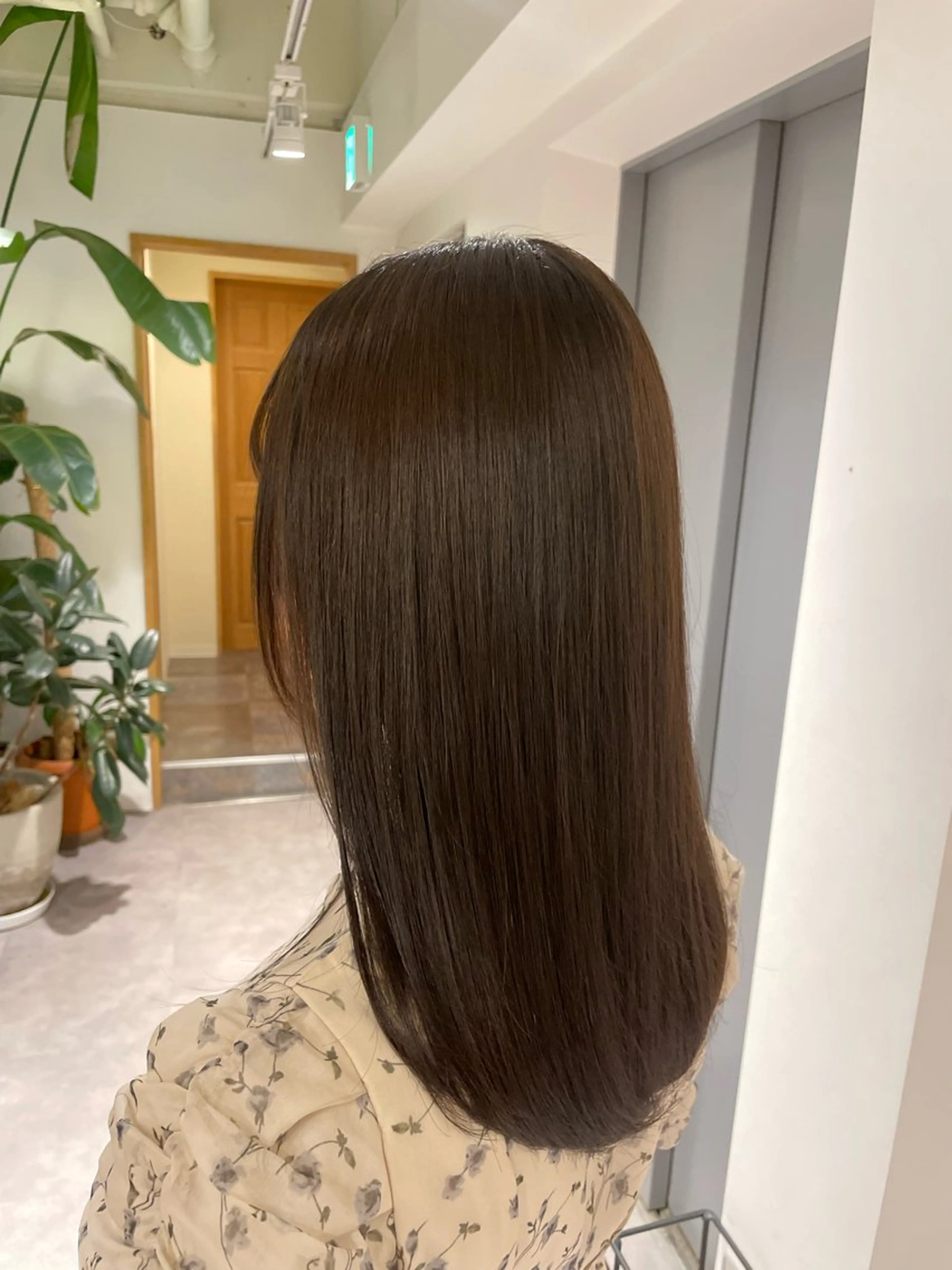 ロング カラー ブラウンカラー 佐藤 彩弥のヘアスタイル