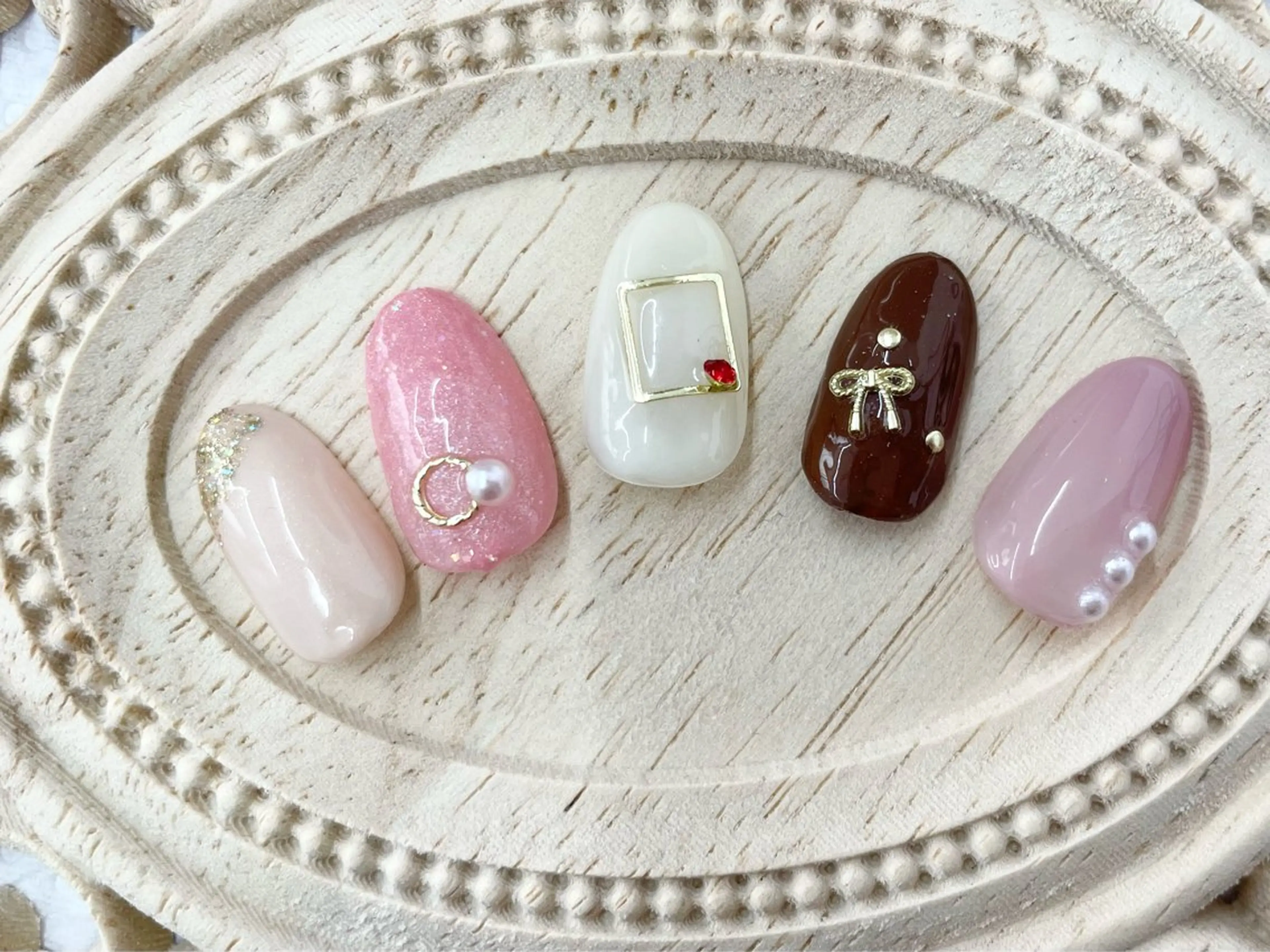 ハンド　ワンポイント付きartワンカラー(オフ込み)の写真