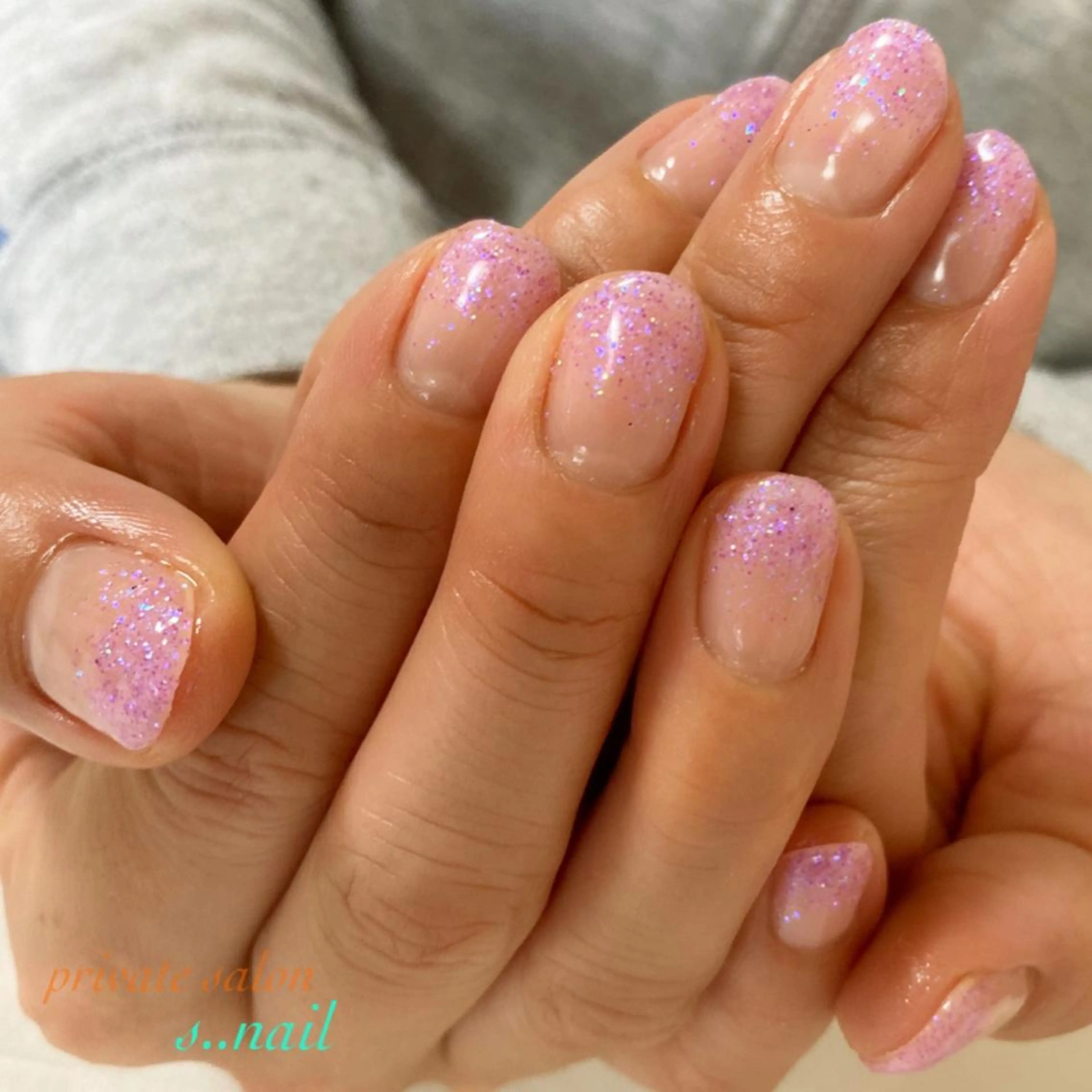 ネイル ラメ(グリッター) パープル ホワイト ハンドネイル フットネイル s..nail / MORITAのネイルデザイン